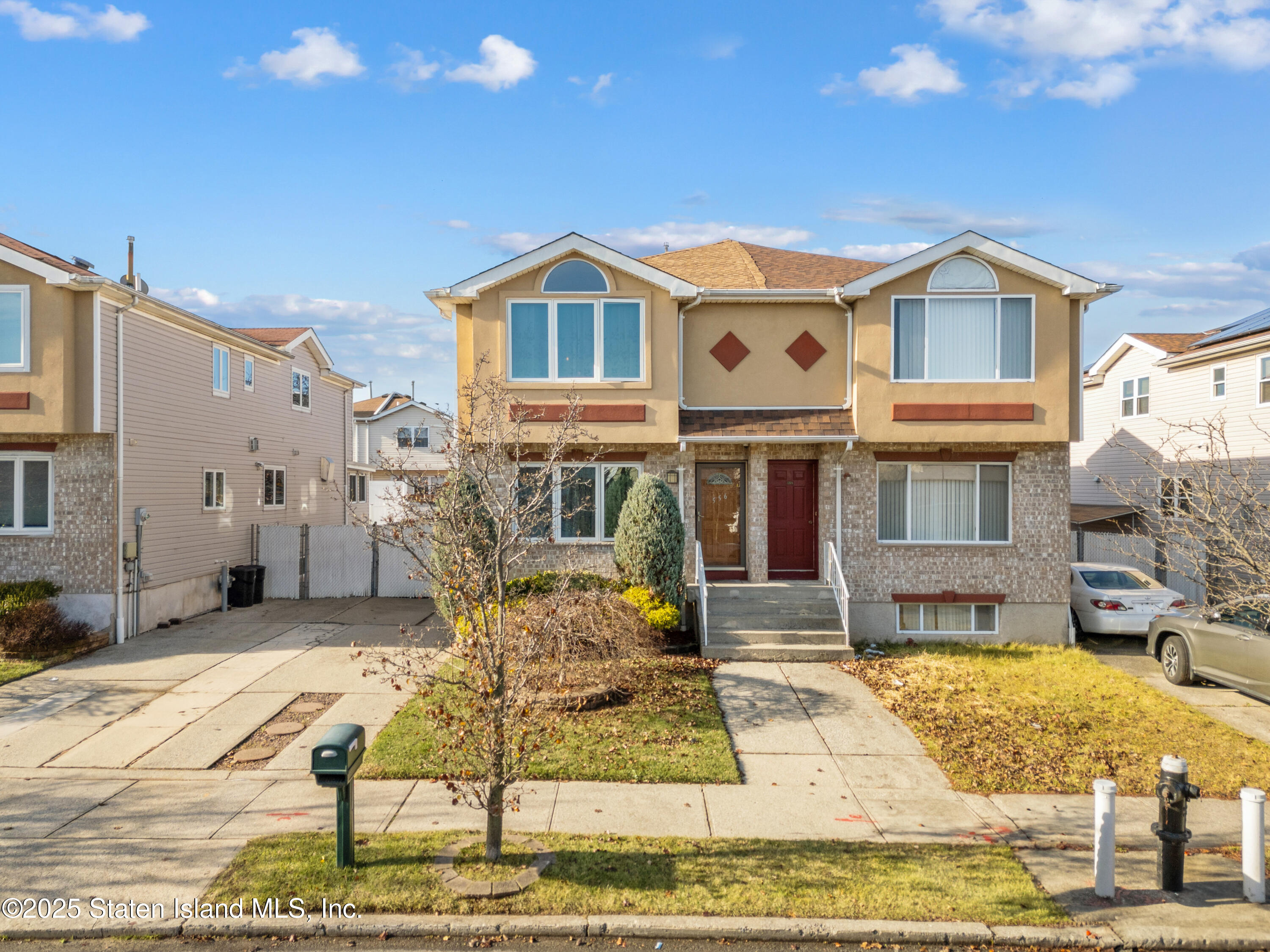 556 Eltingville Boulevard Image 1