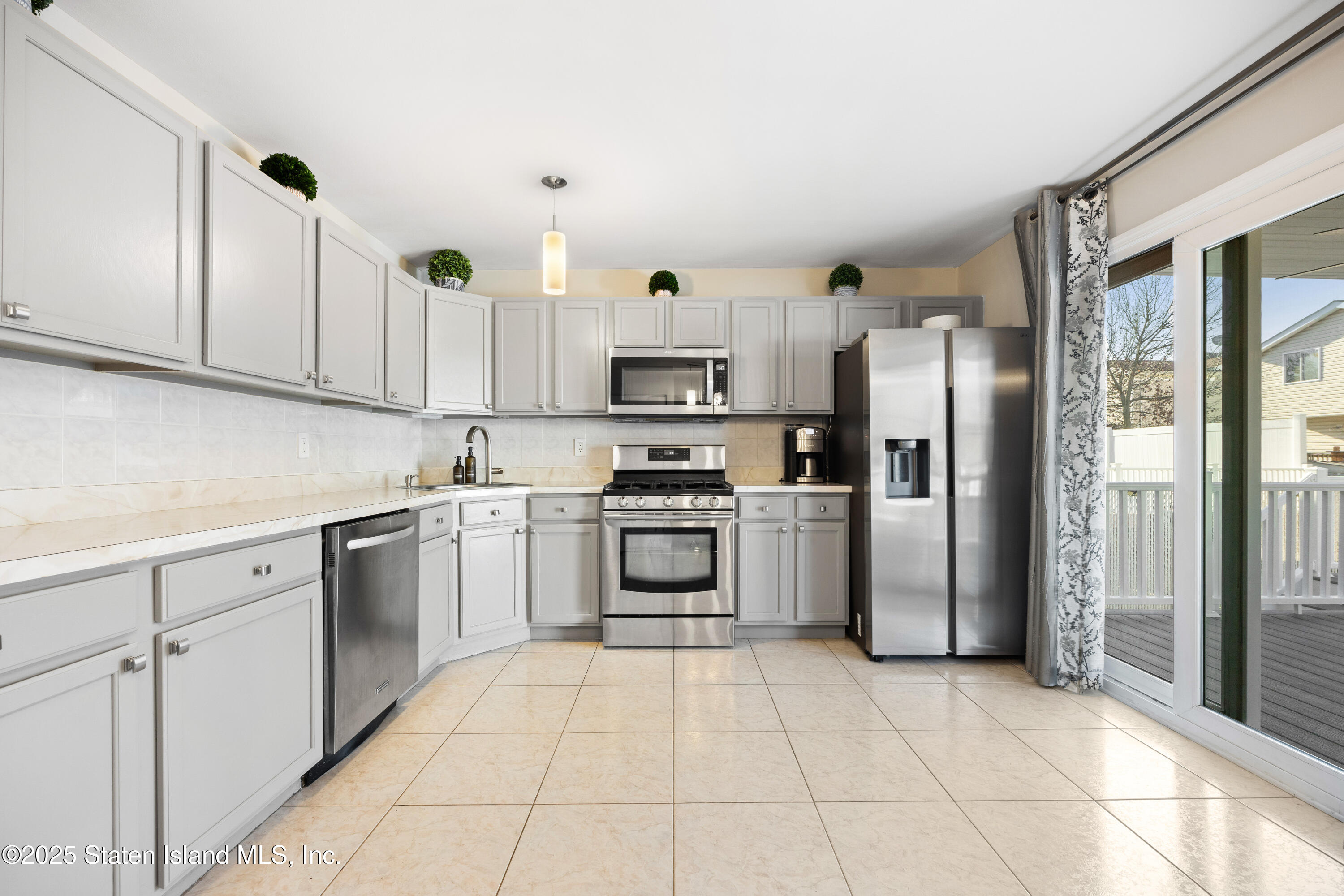 556 Eltingville Boulevard, Staten Island, NY, 10312 image 8