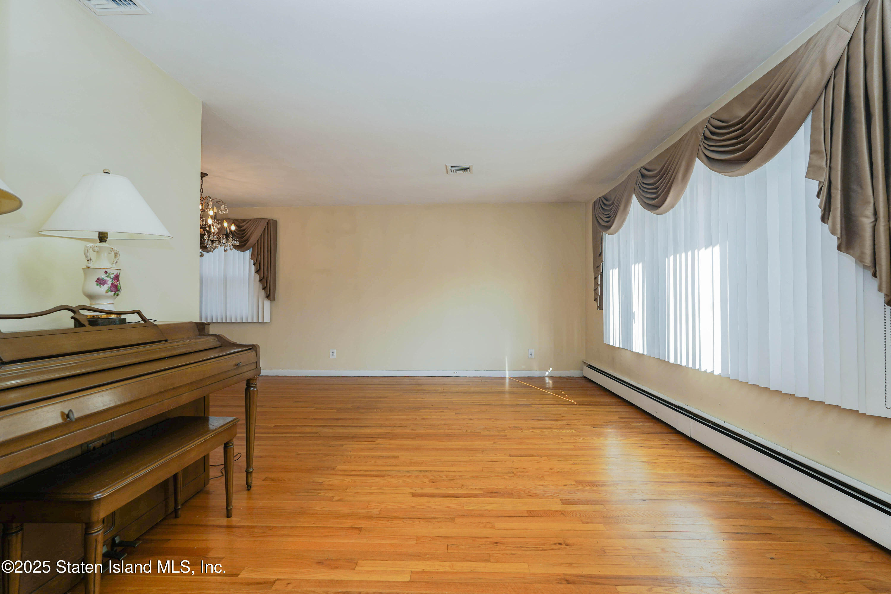 160 Woods Of Arden Road Image 2