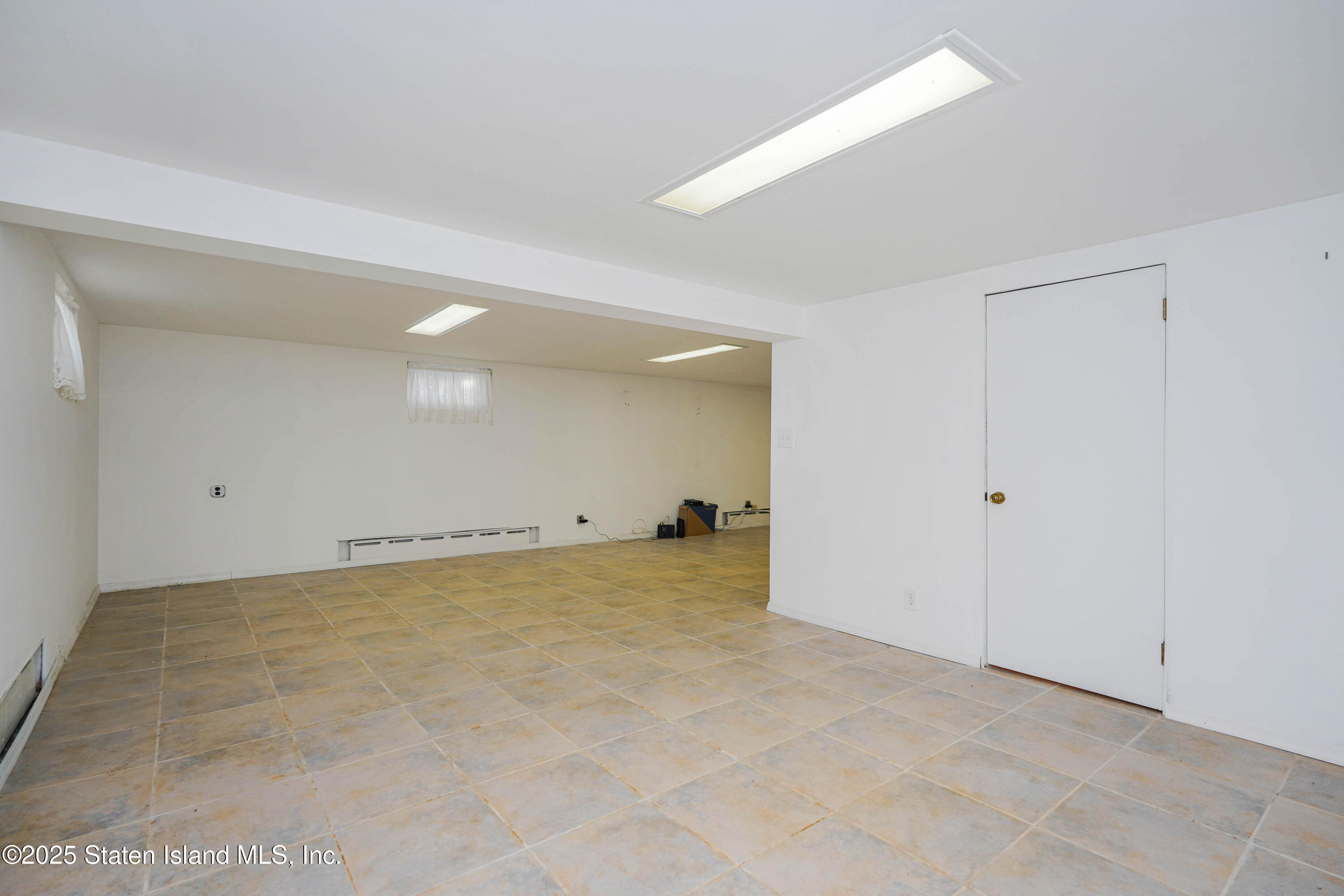 160 Woods Of Arden Road, Staten Island, NY, 10312 image 12