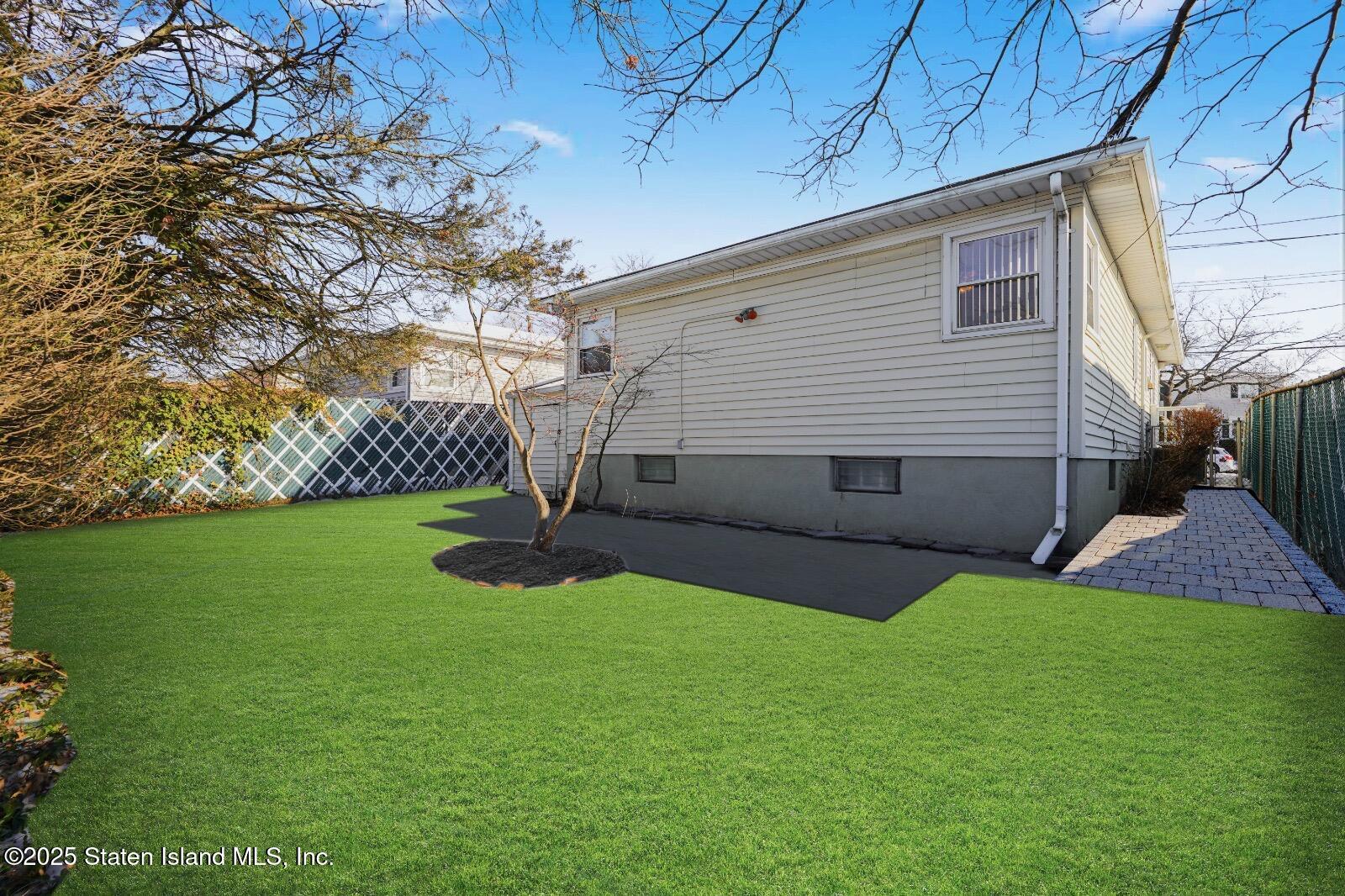 160 Woods Of Arden Road, Staten Island, NY, 10312 image 17