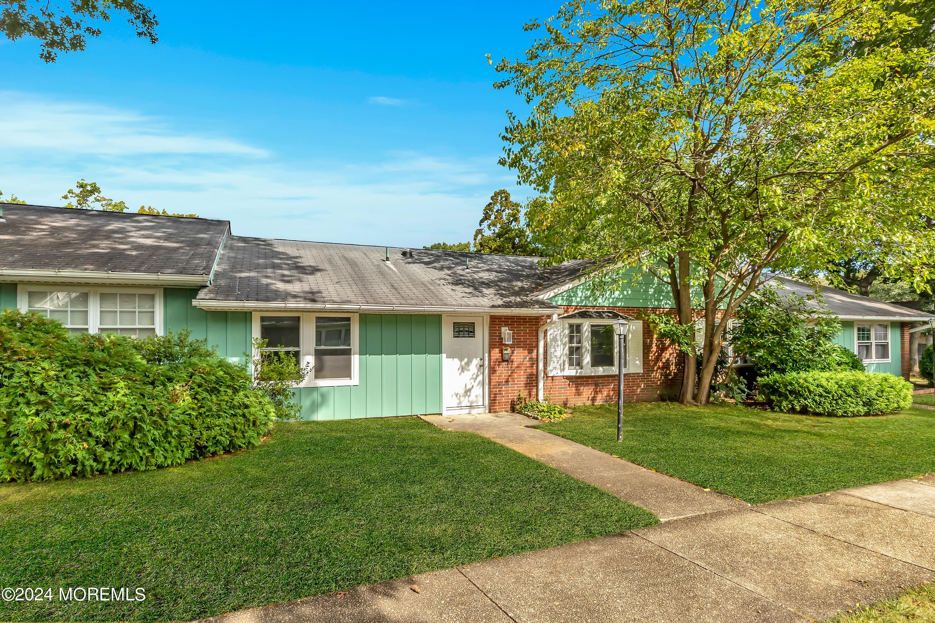 61E Buckingham Drive, Lakewood, NJ, 08701