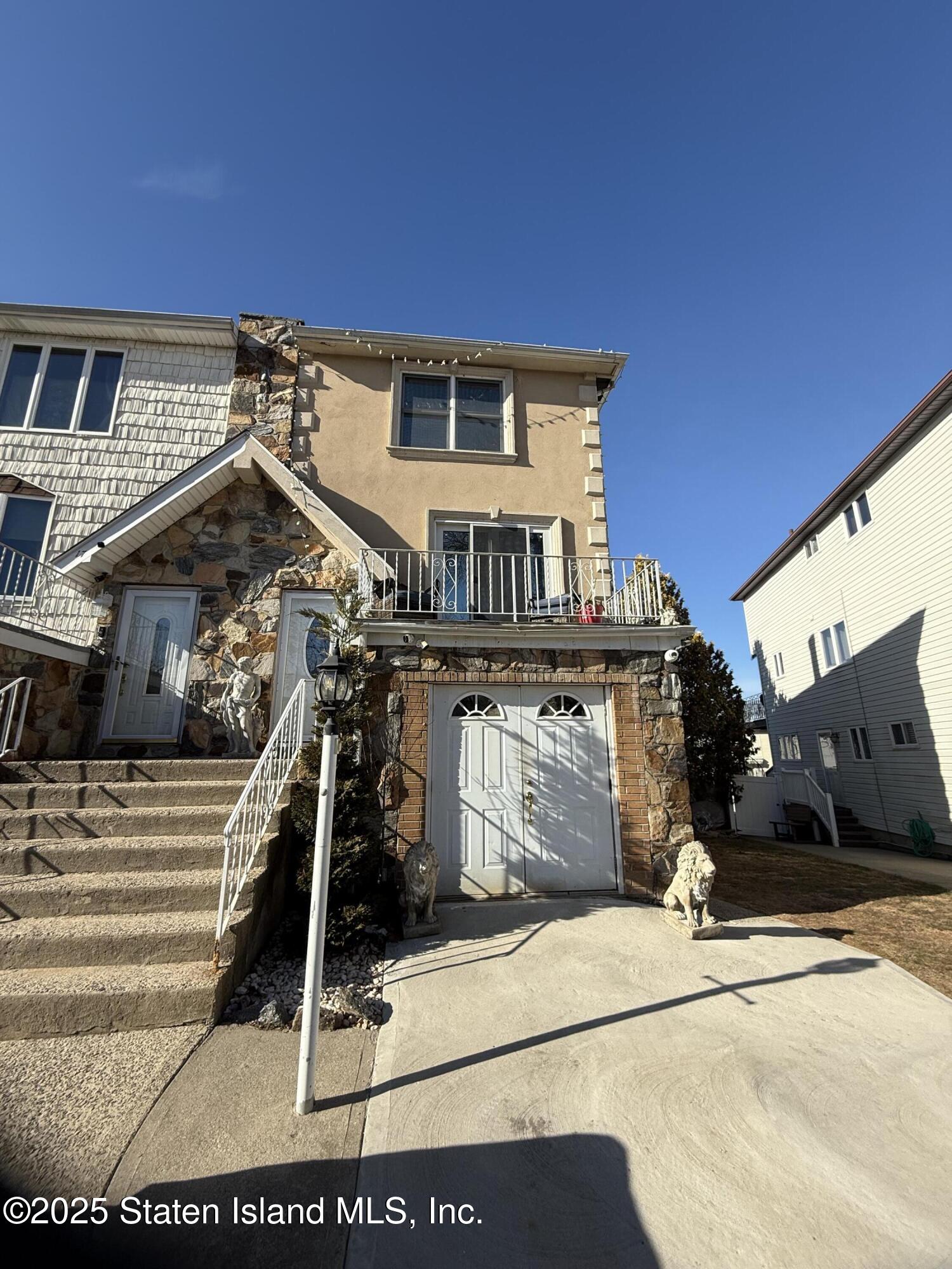 15 Vineland Avenue Image 2