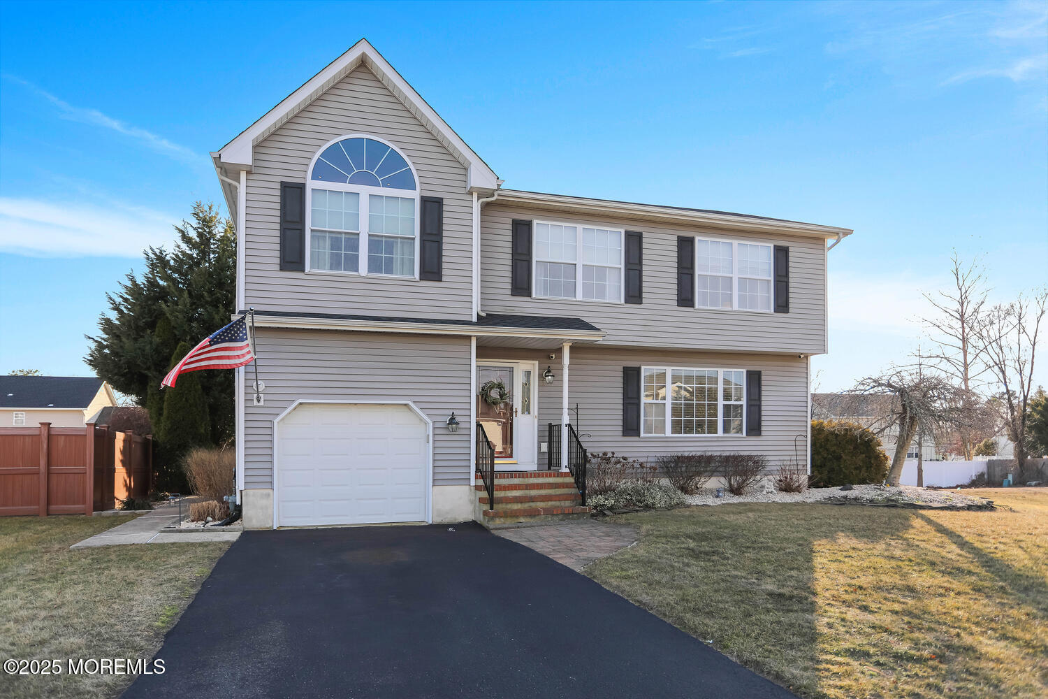 16 Deborah Lane Image 1