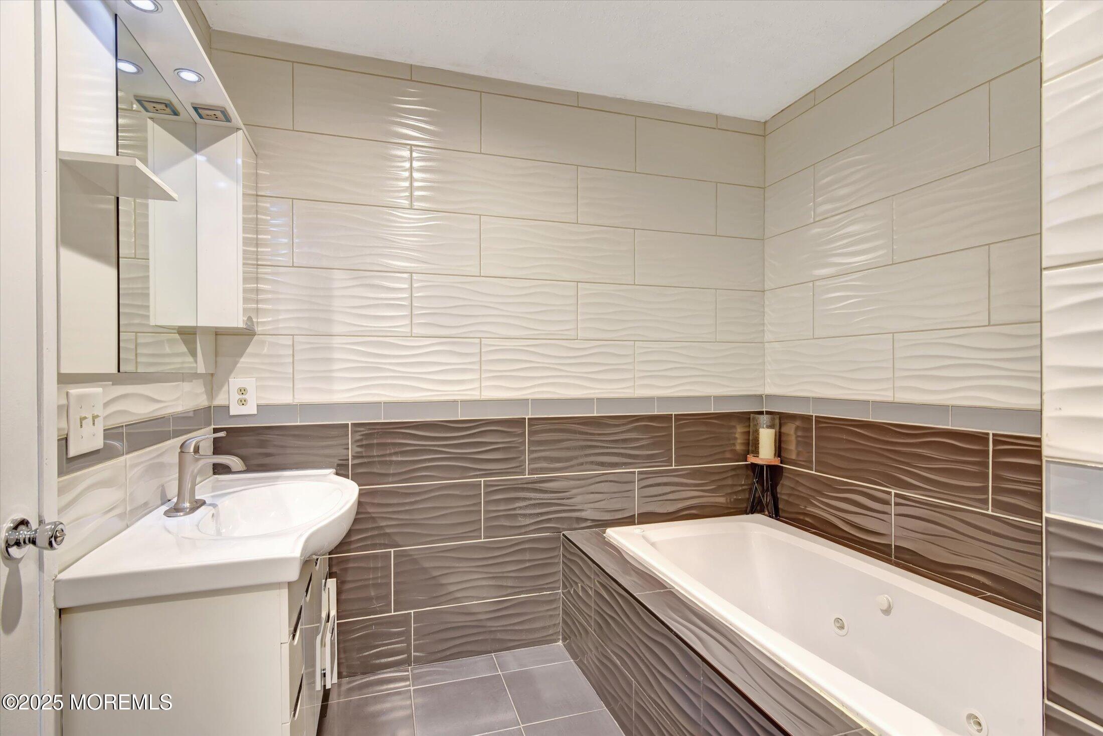 17 Barn Swallow Boulevard, Marlboro, NJ, 07746 image 21
