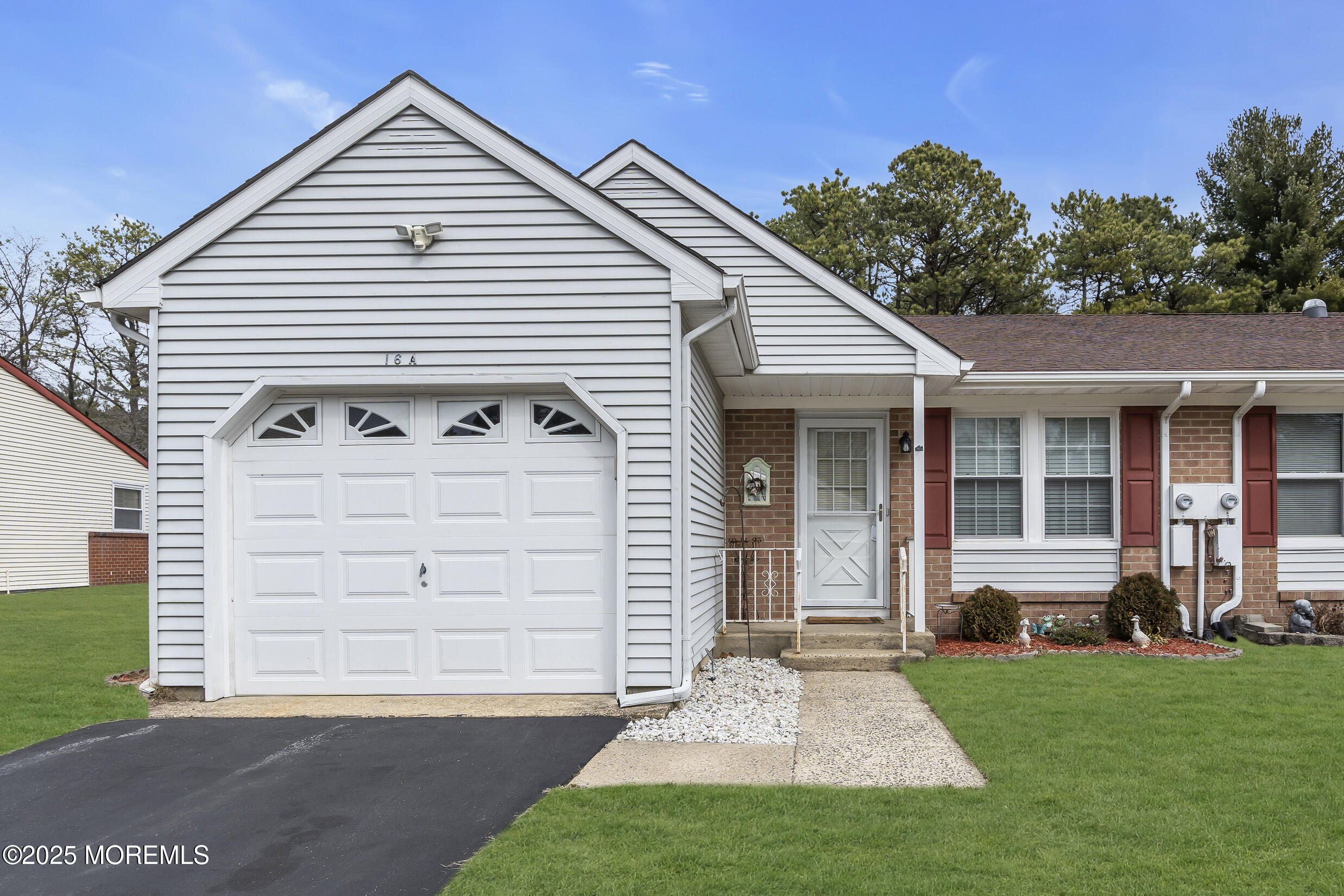 16 Easton Drive A Image 2