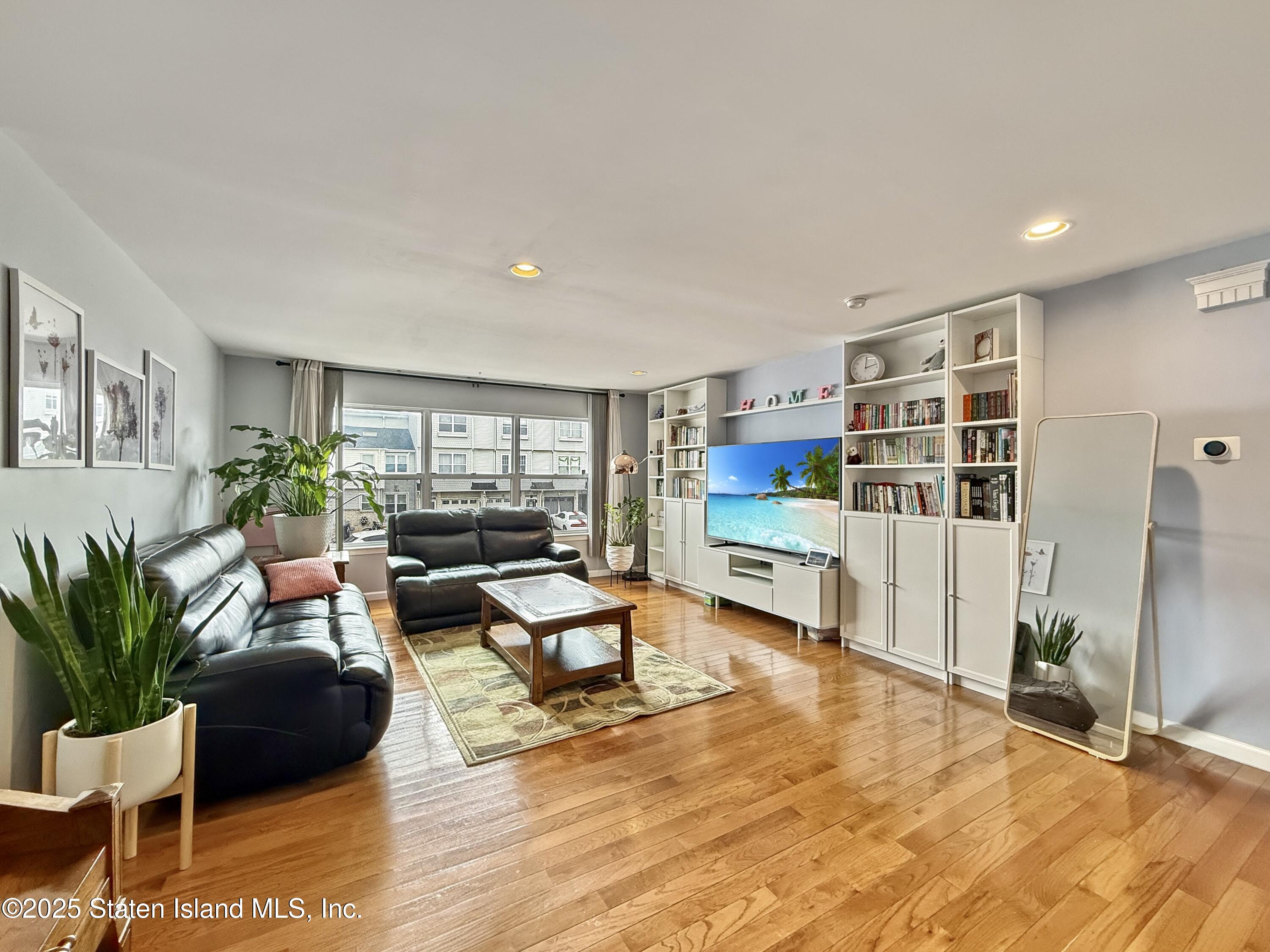 157 Lorraine Loop, Staten Island, NY, 10309 image 8