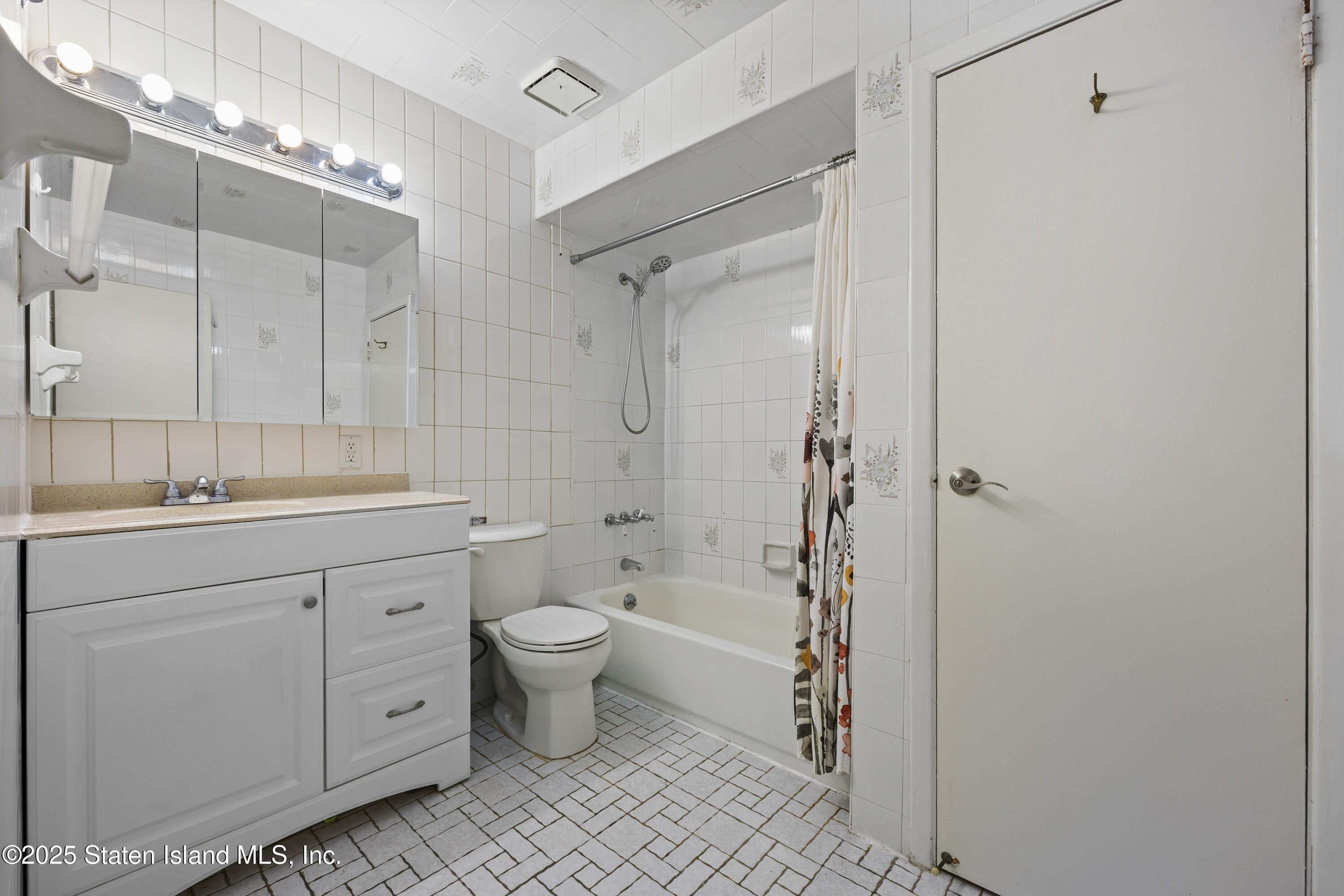 99 Stonegate Drive, Staten Island, NY, 10304 image 15