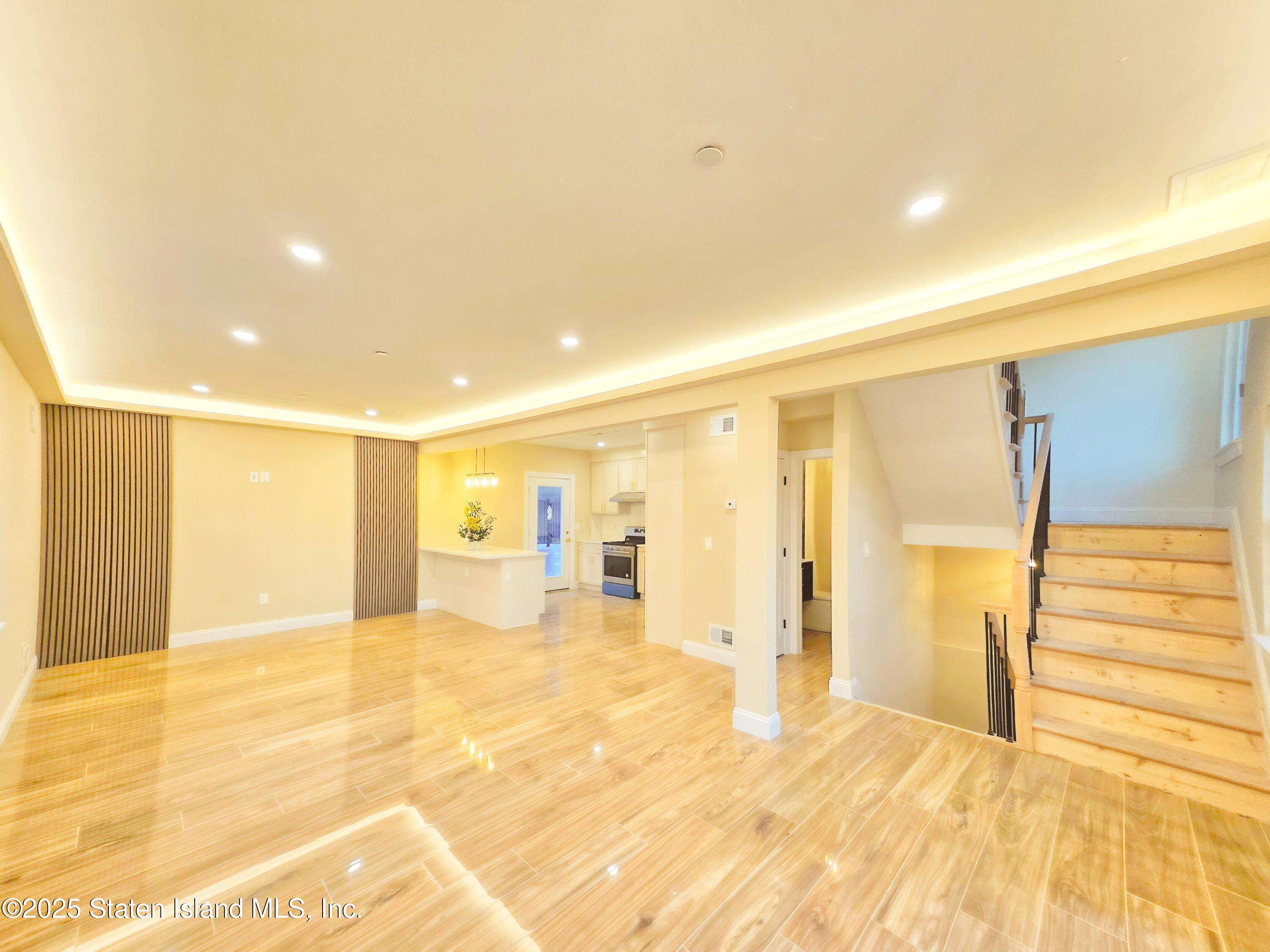 802 Van Duzer Street, Staten Island, NY, 10304 image 6