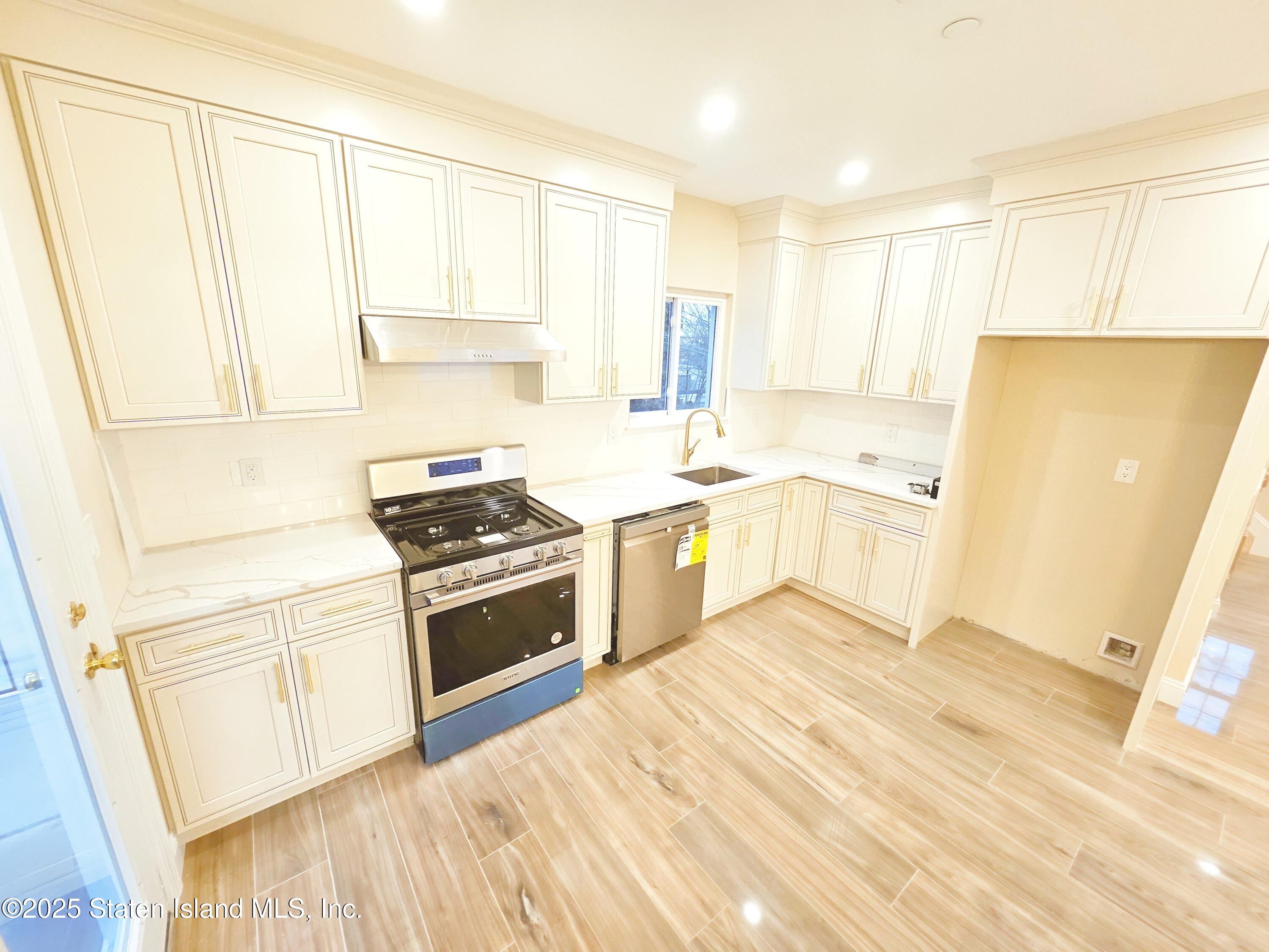 802 Van Duzer Street, Staten Island, NY, 10304 image 11