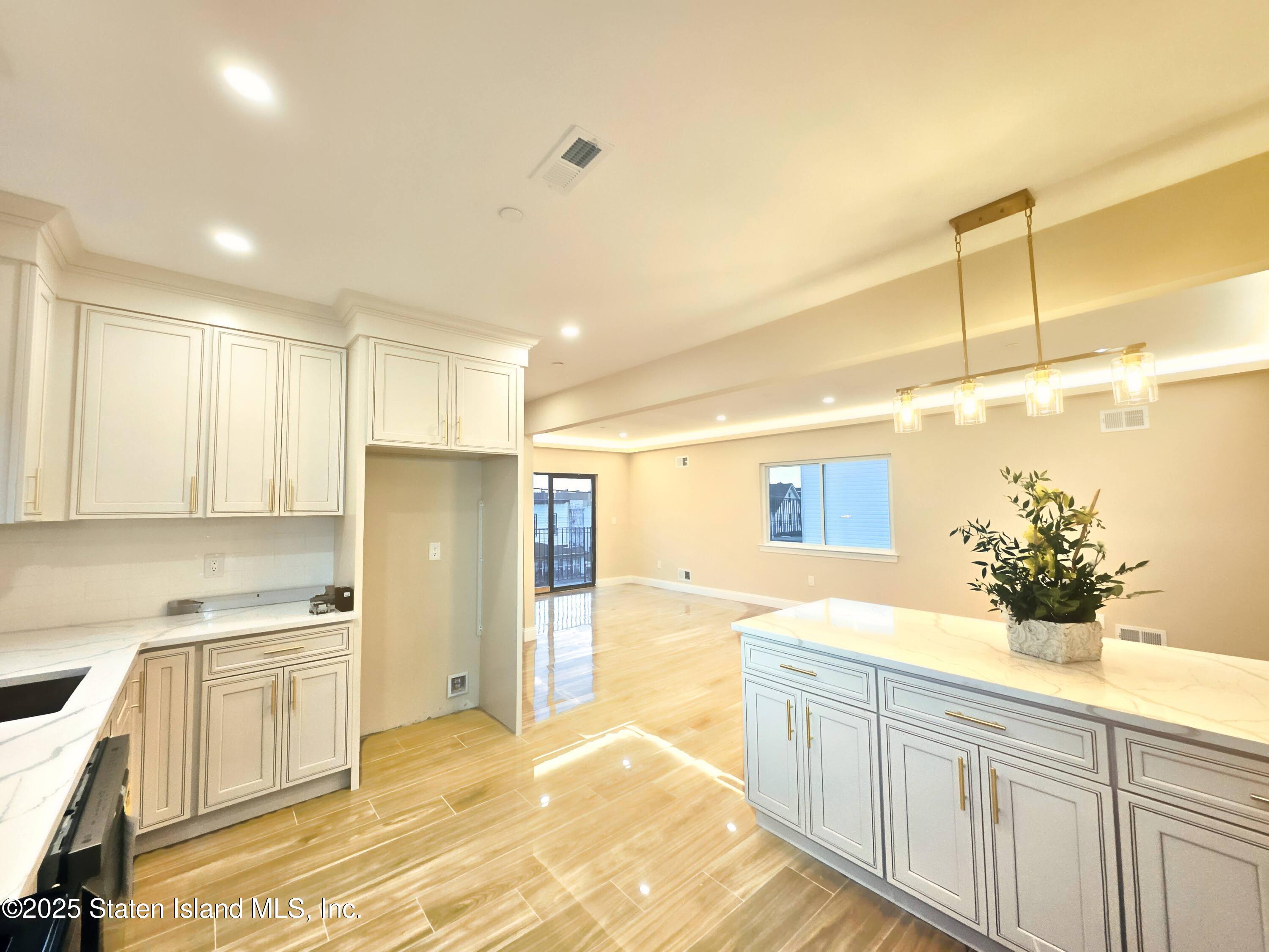 802 Van Duzer Street, Staten Island, NY, 10304 image 12