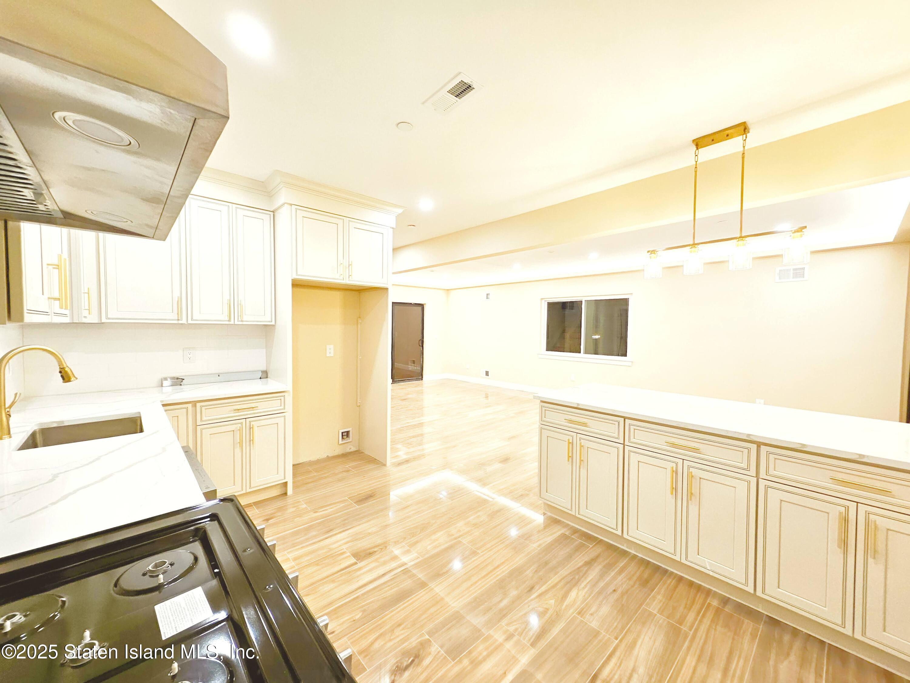 802 Van Duzer Street, Staten Island, NY, 10304 image 24