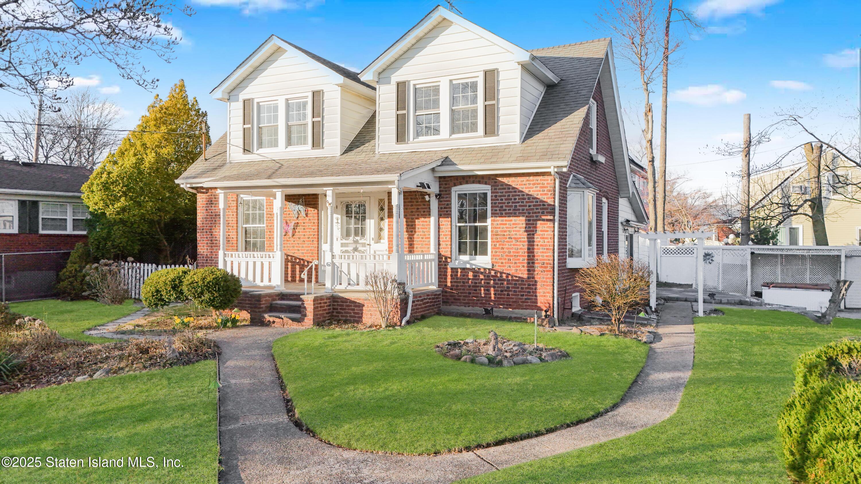 297 Woods Of Arden Road Image 2