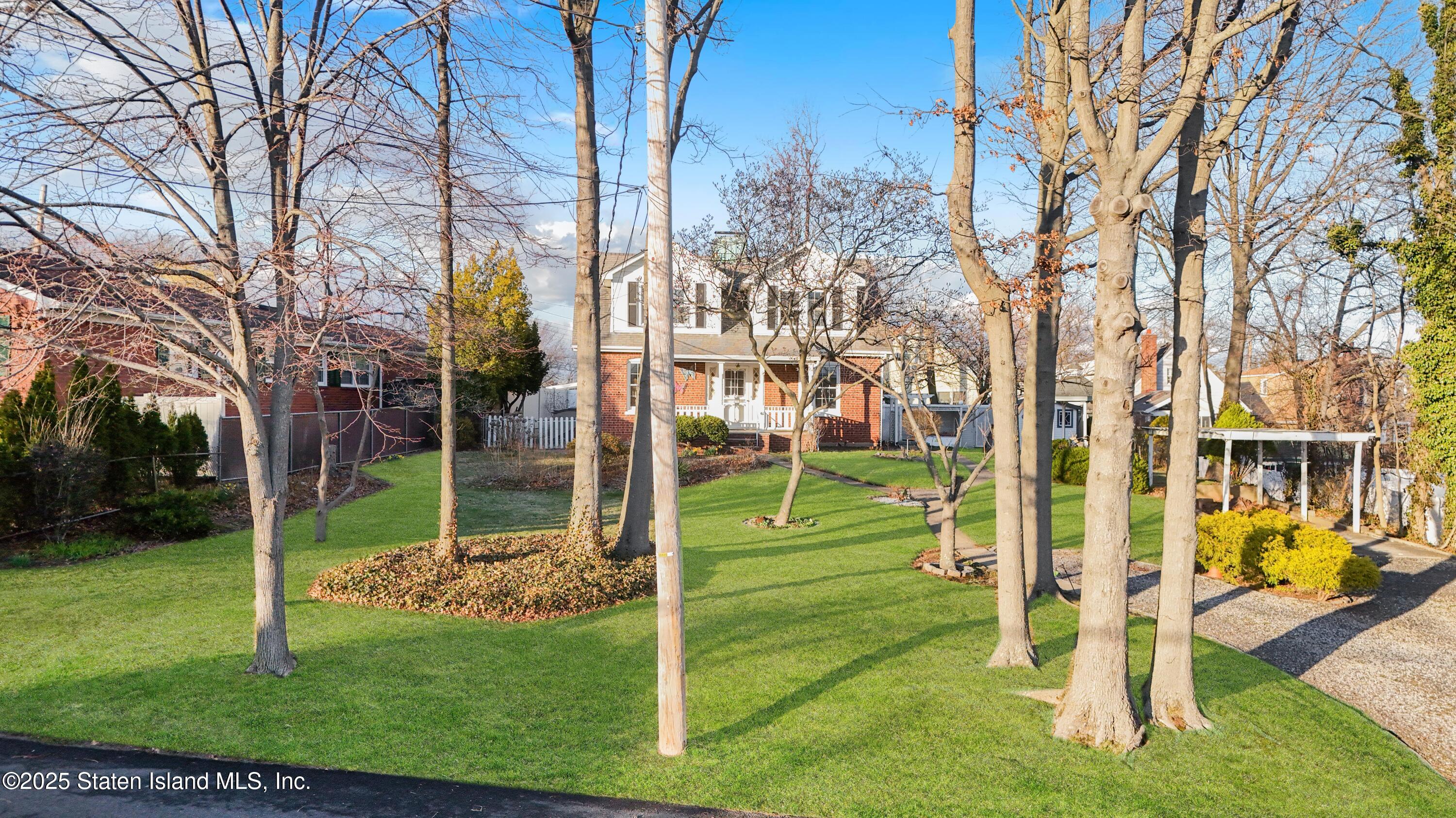 297 Woods Of Arden Road Image 3