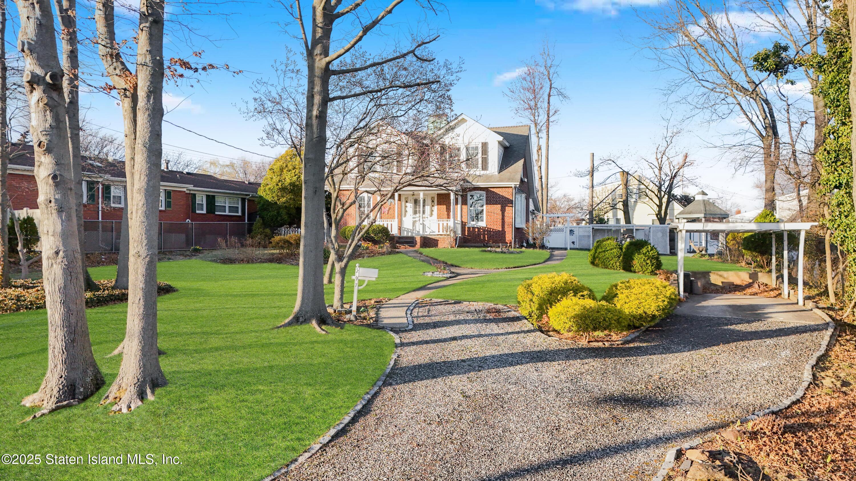 297 Woods Of Arden Road Image 1