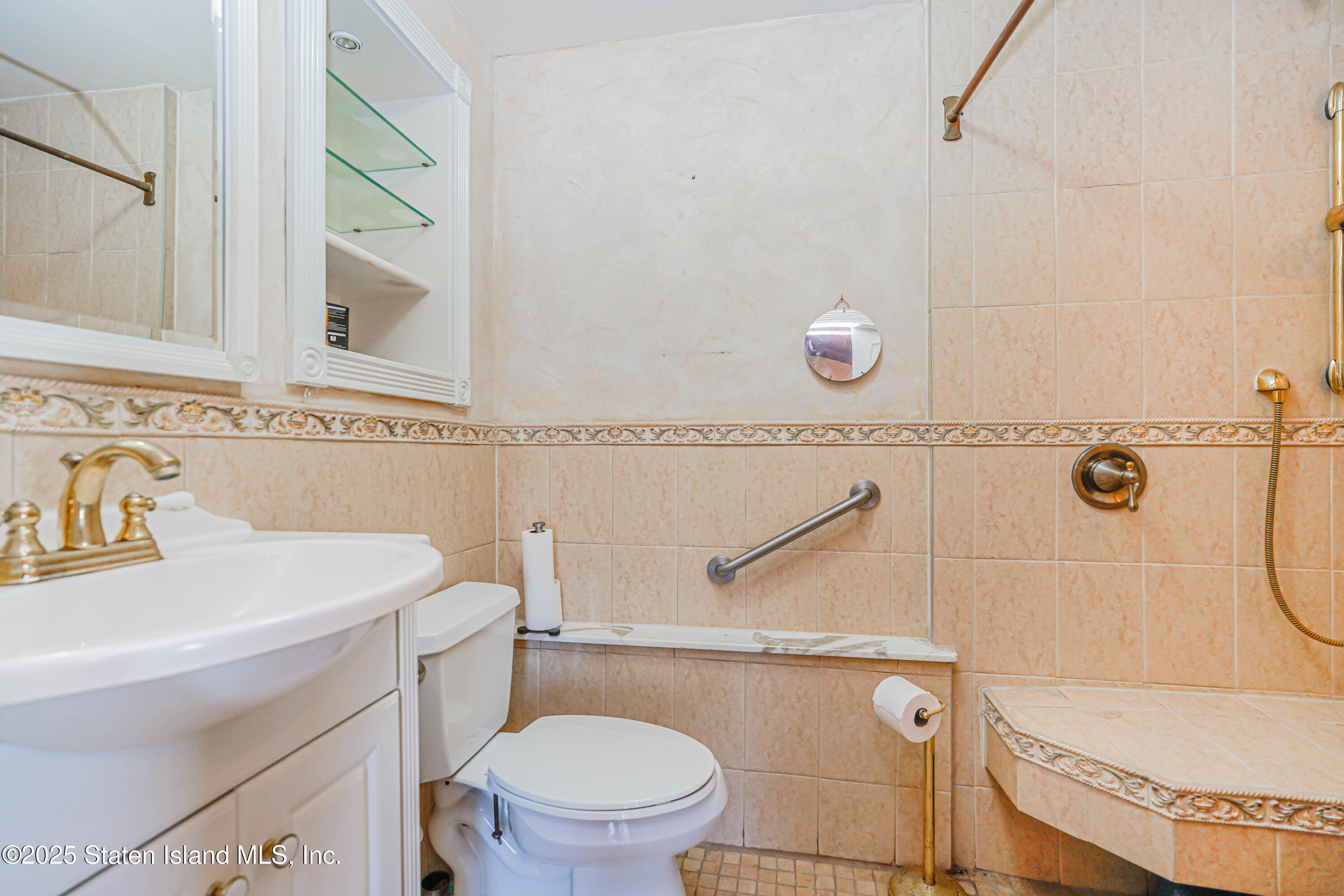 297 Woods Of Arden Road, Staten Island, NY, 10312 image 18