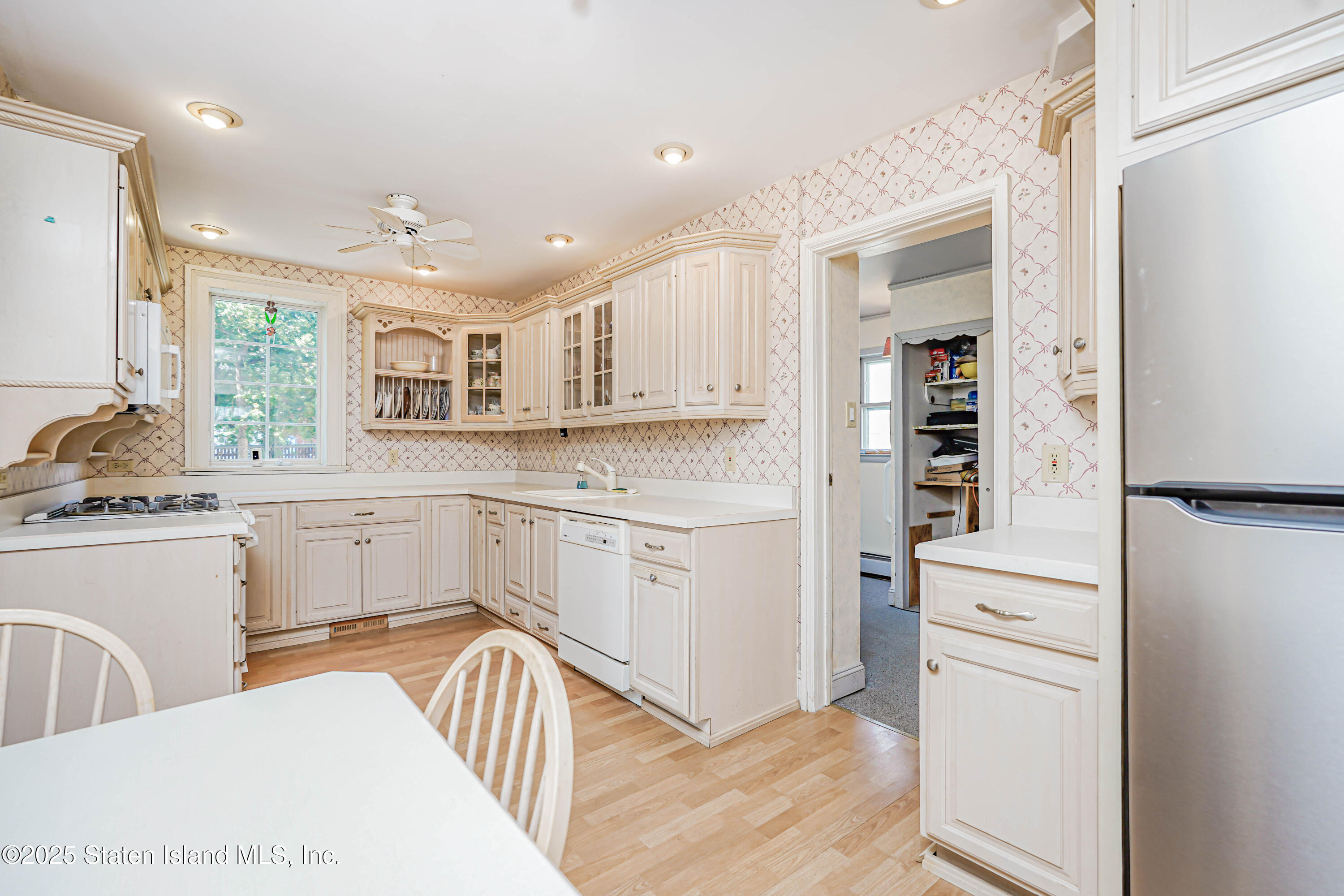 297 Woods Of Arden Road, Staten Island, NY, 10312 image 20