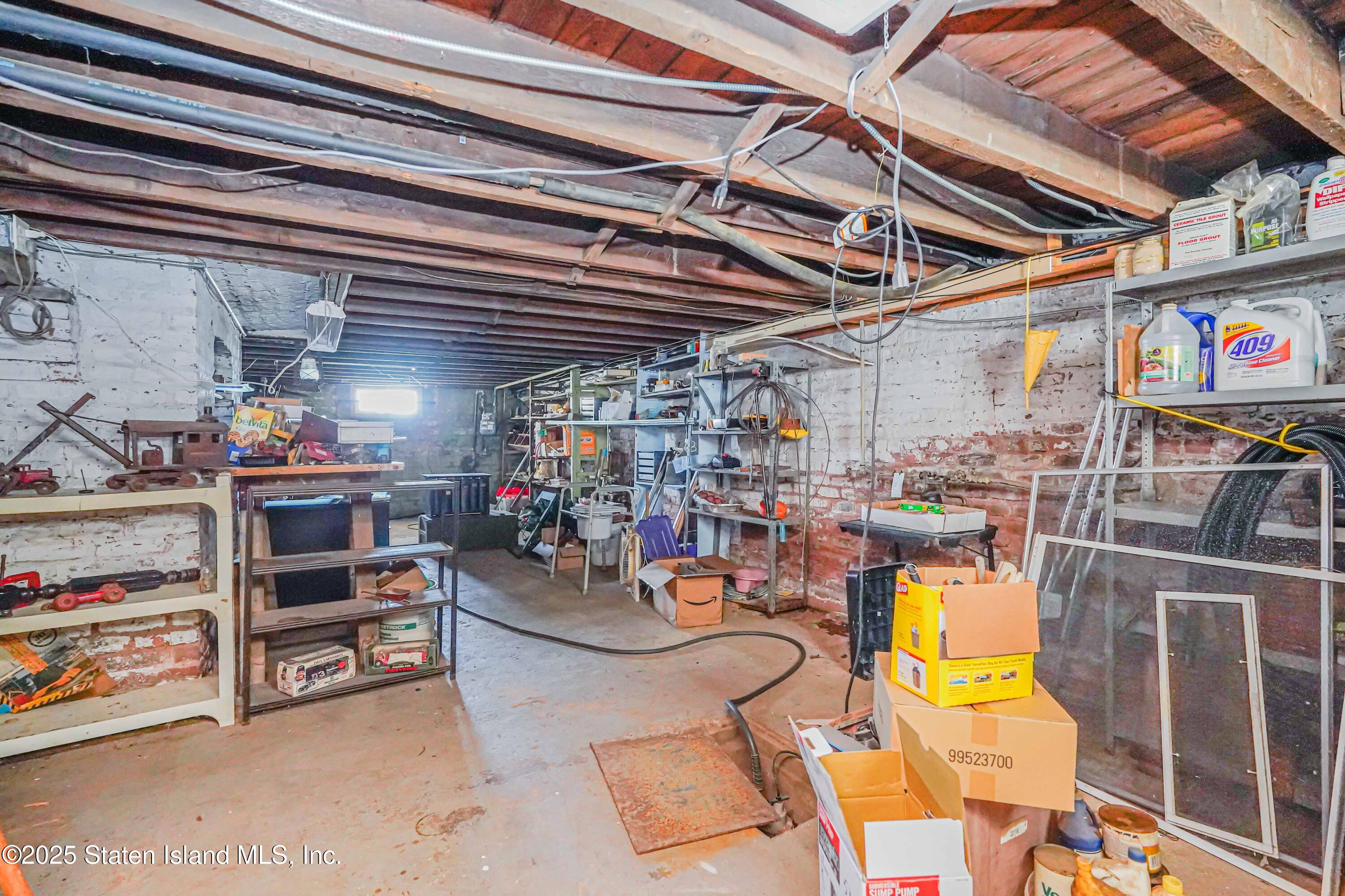 297 Woods Of Arden Road, Staten Island, NY, 10312 image 37