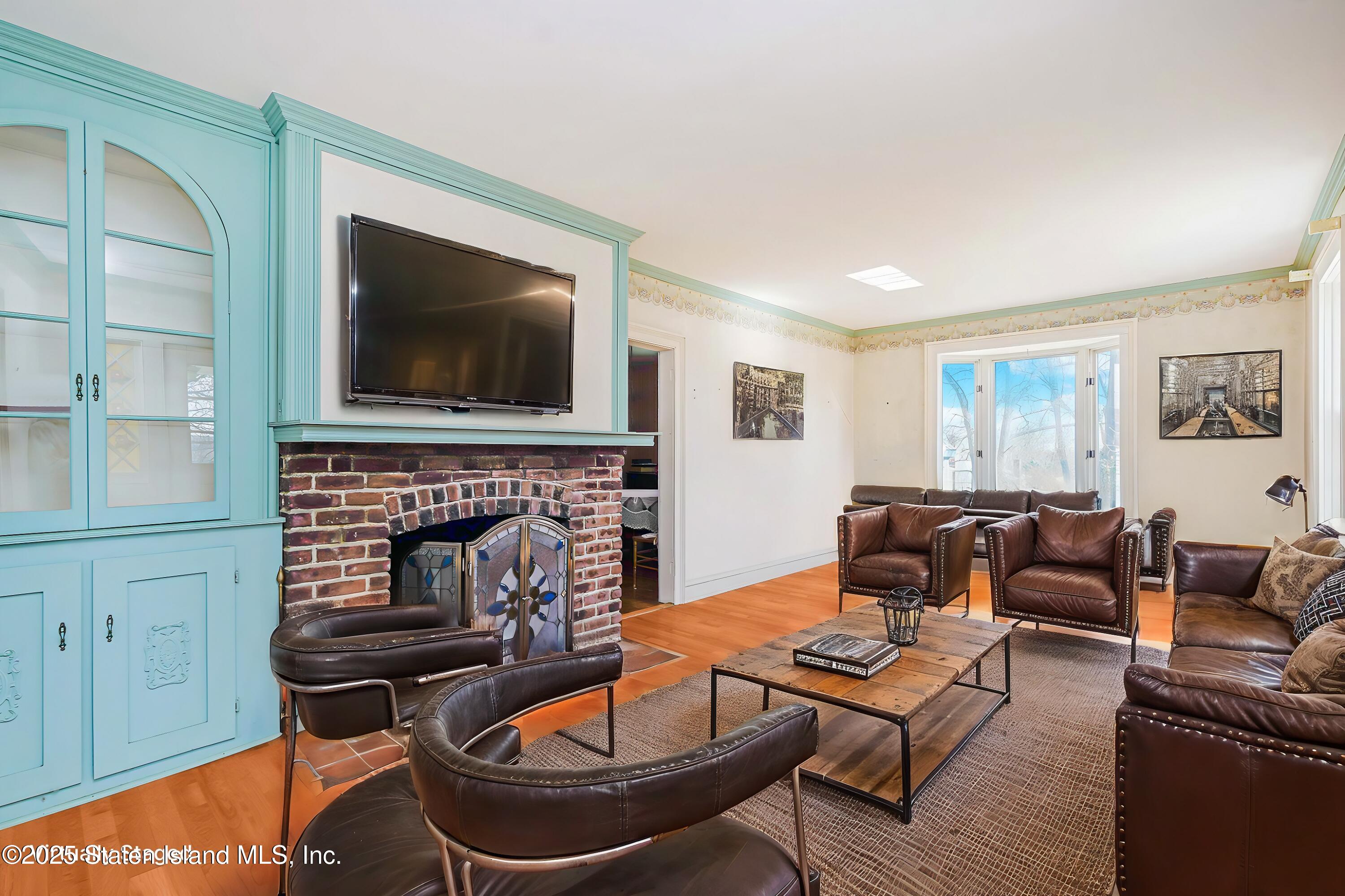 297 Woods Of Arden Road, Staten Island, NY, 10312 image 8