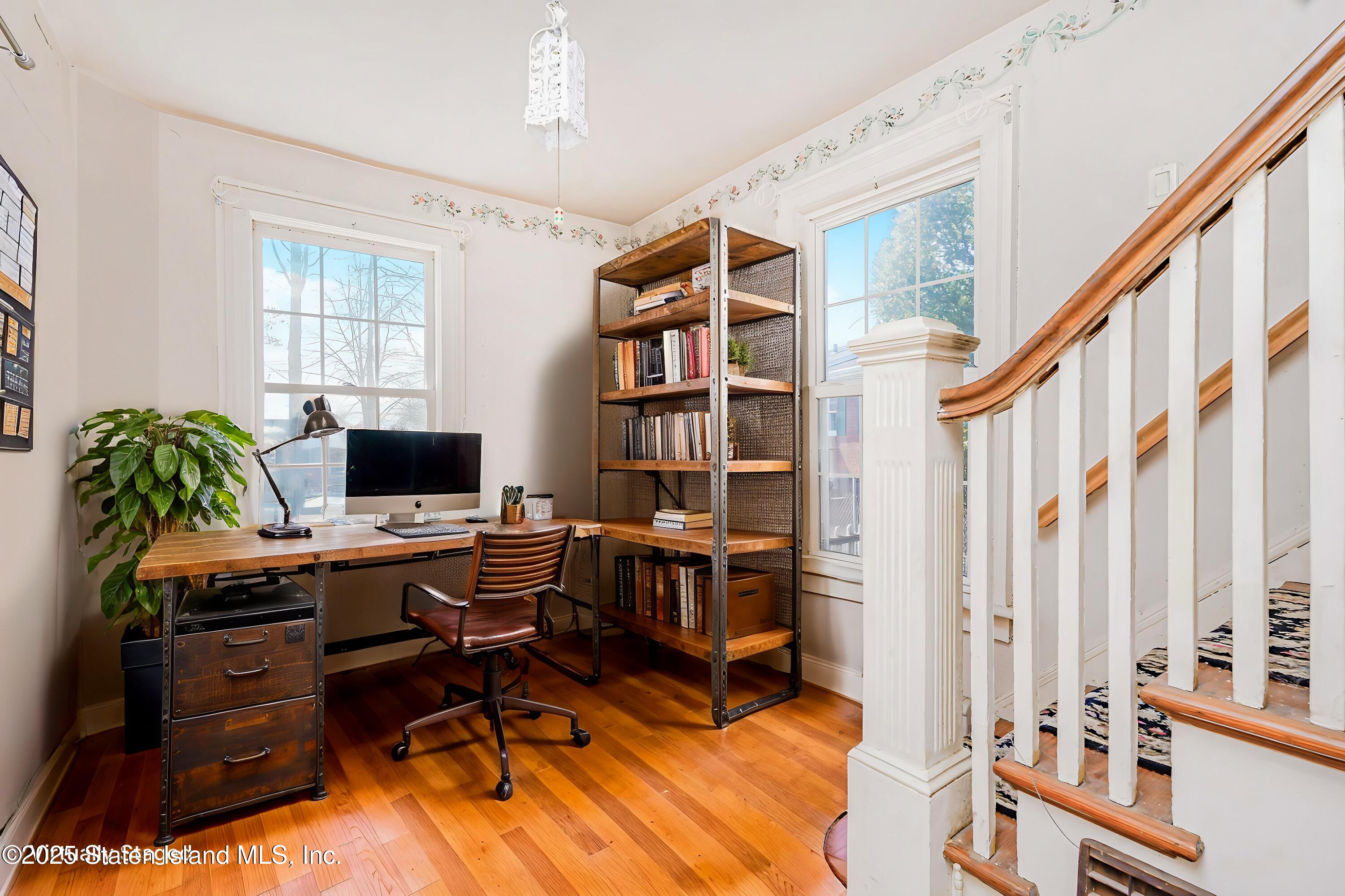 297 Woods Of Arden Road, Staten Island, NY, 10312 image 24