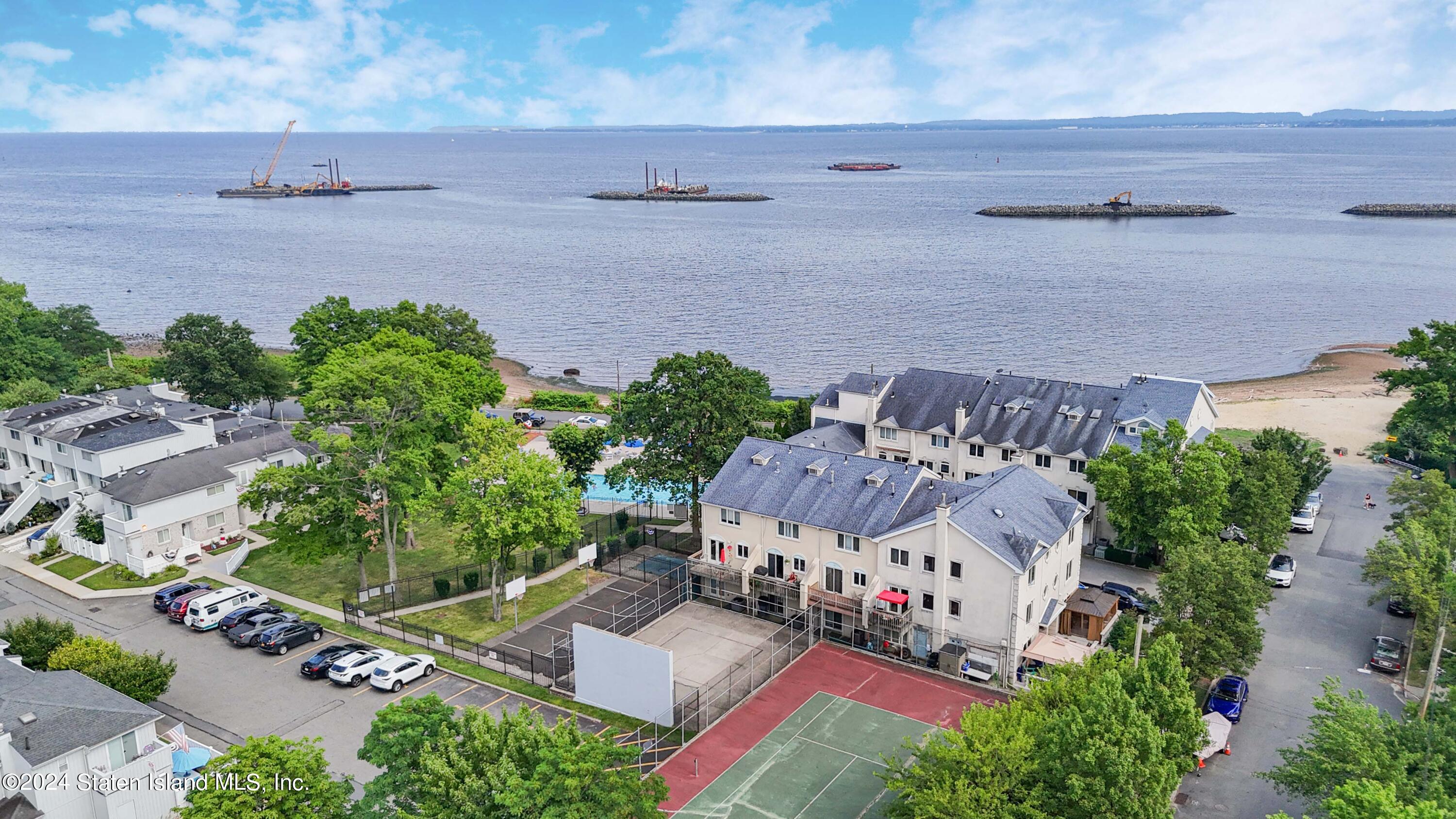 156 Surfside Plaza 100, Staten Island, NY, 10307 image 19