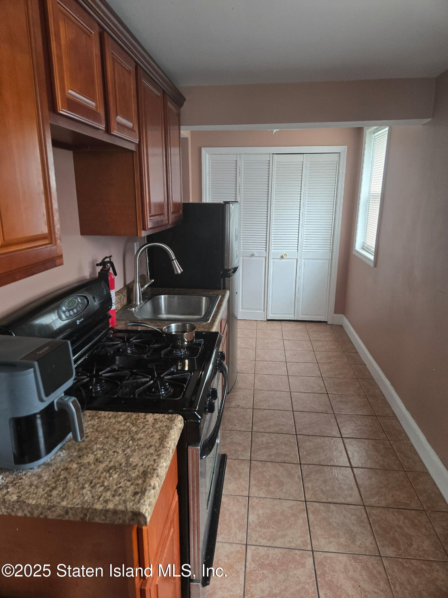 27 Tompkins Circle, Staten Island, NY, 10301 image 11