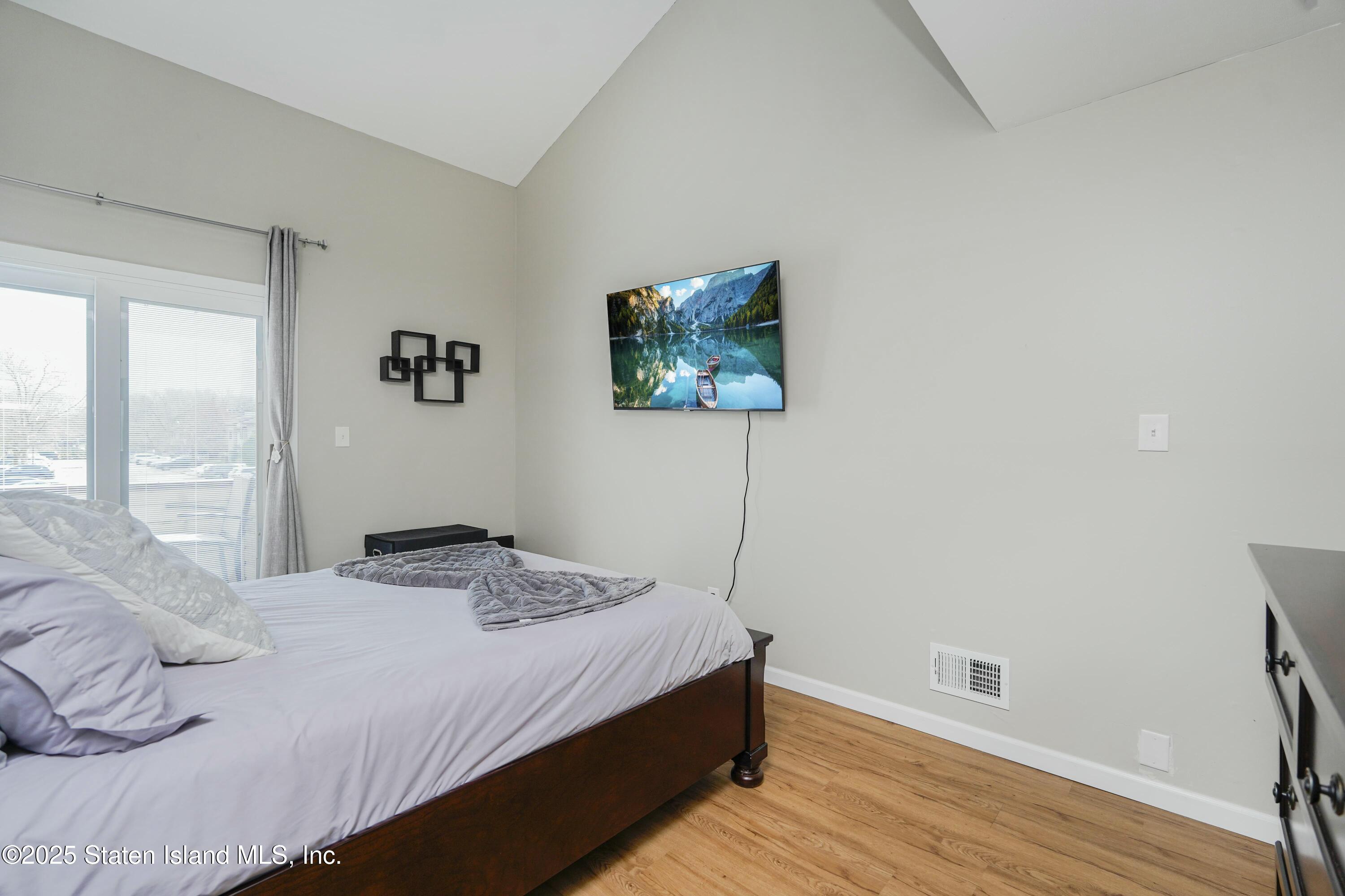 91 Selvin Loop, Staten Island, NY, 10303 image 19