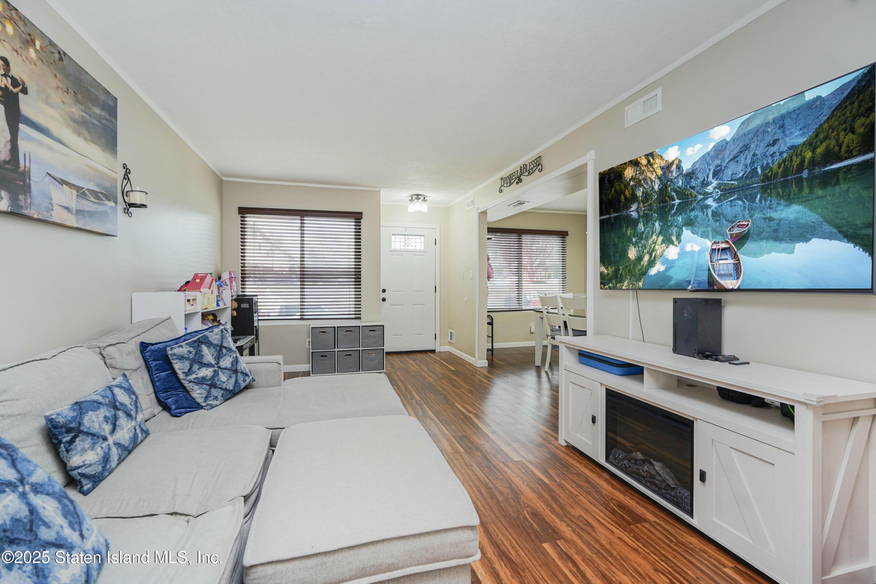91 Selvin Loop, Staten Island, NY, 10303 image 6