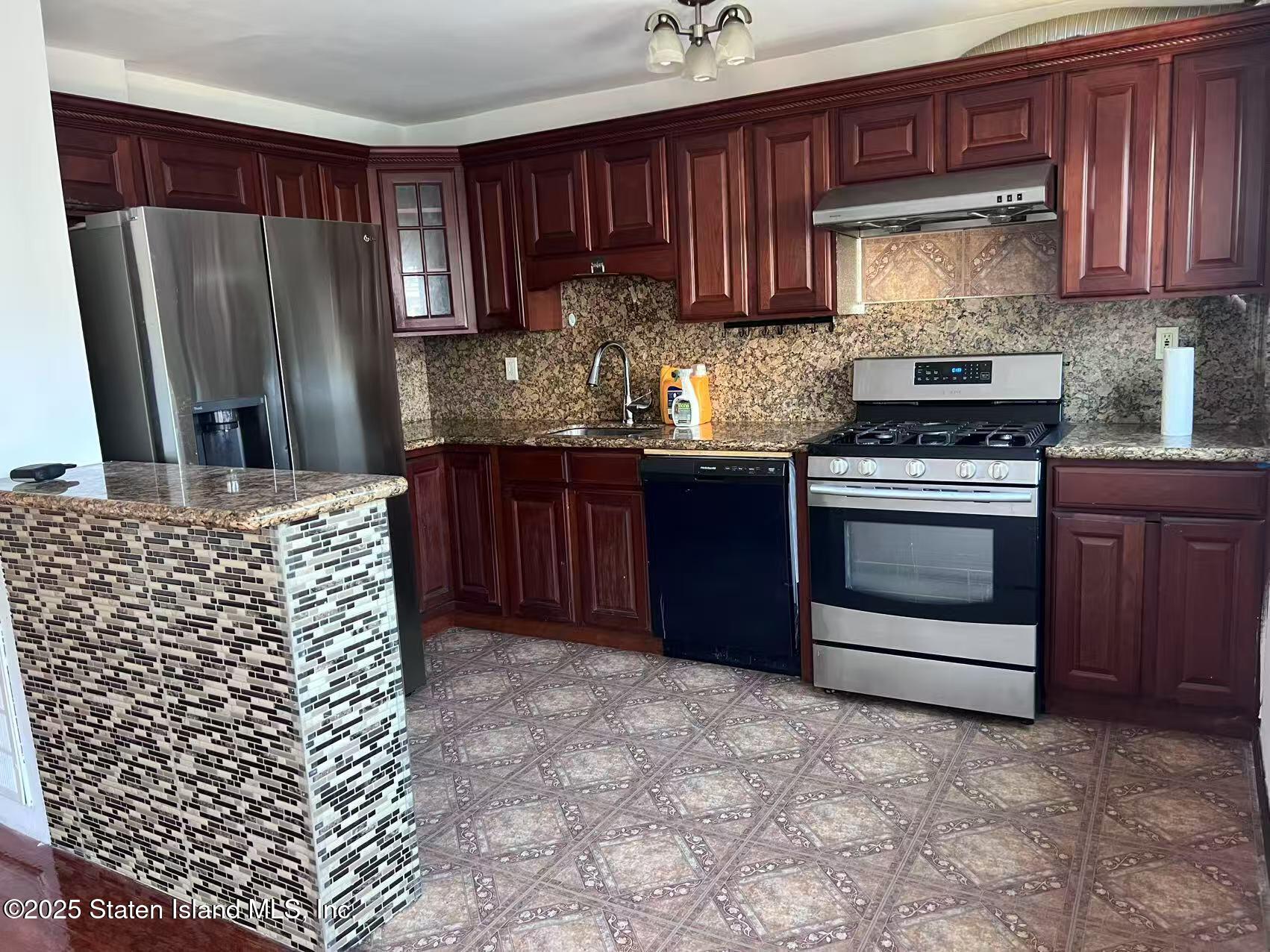 181 Pond Way B, Staten Island, NY, 10303 image 9