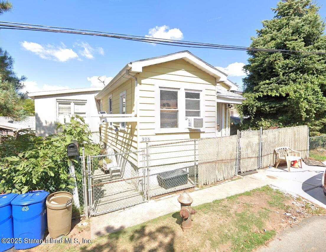306 Humbert Street Image 1