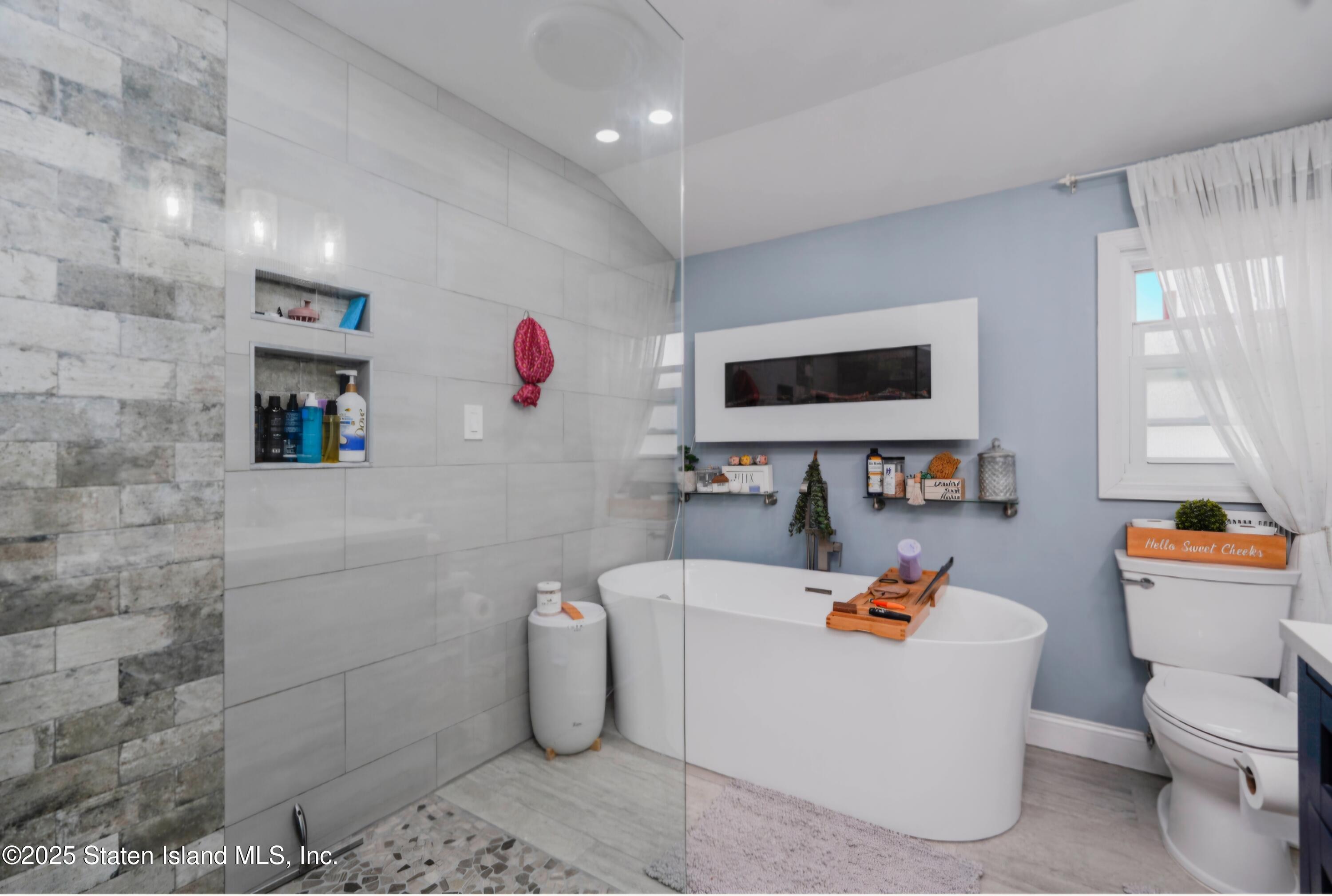 83 Lisa Lane, Staten Island, NY, 10312 image 25