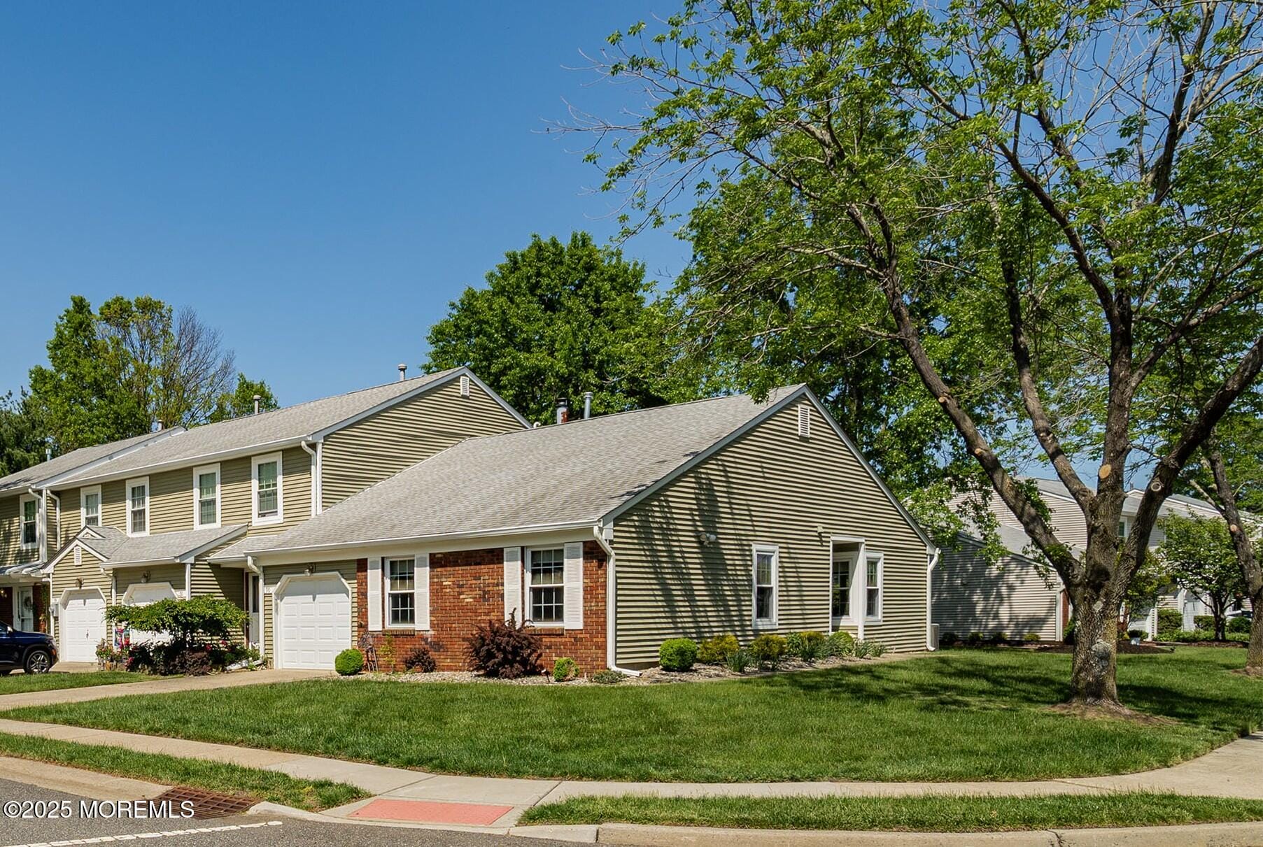 90 Oak Lane, Eatontown, NJ, 07724