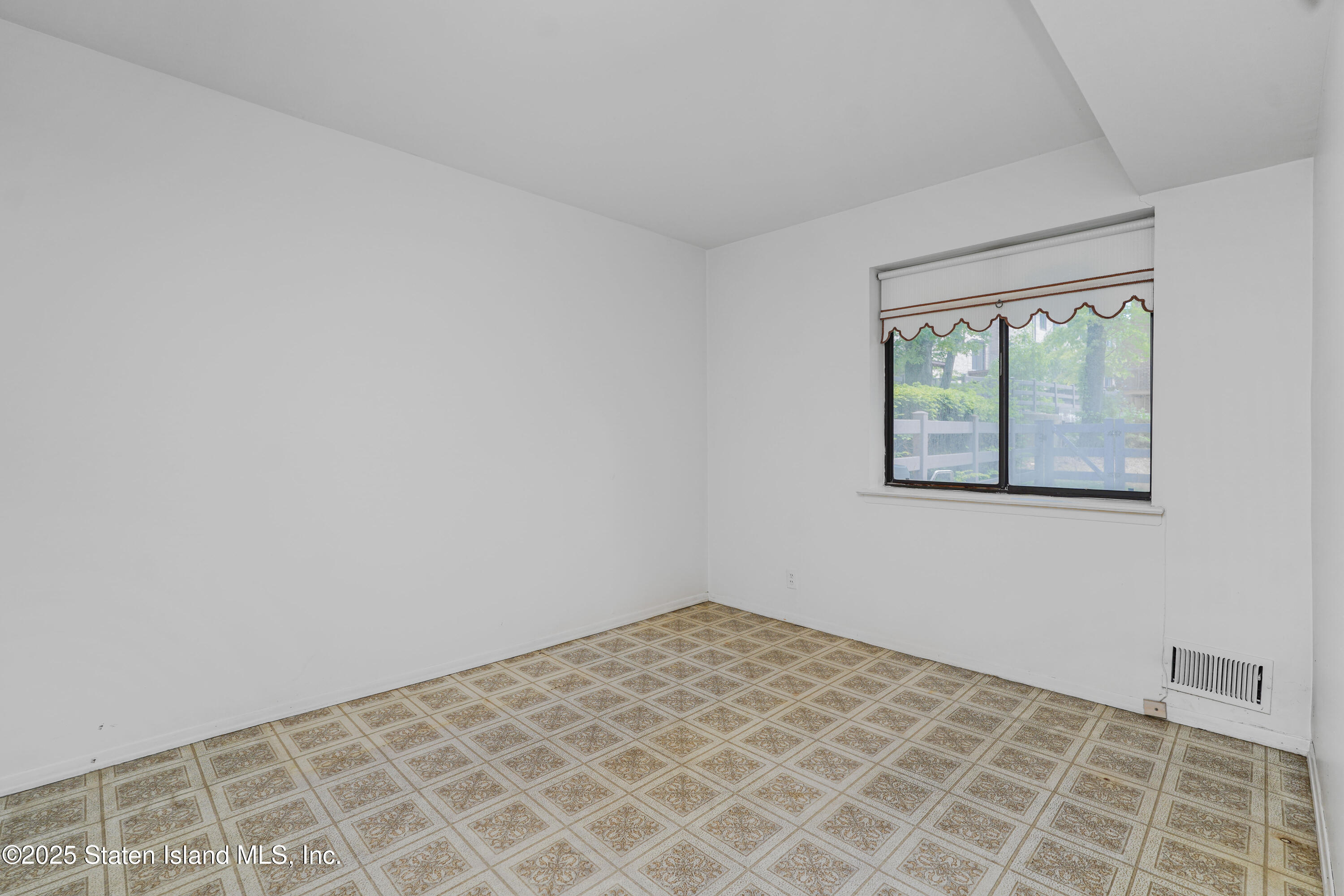 90 Dogwood Lane, Staten Island, NY, 10305 image 22