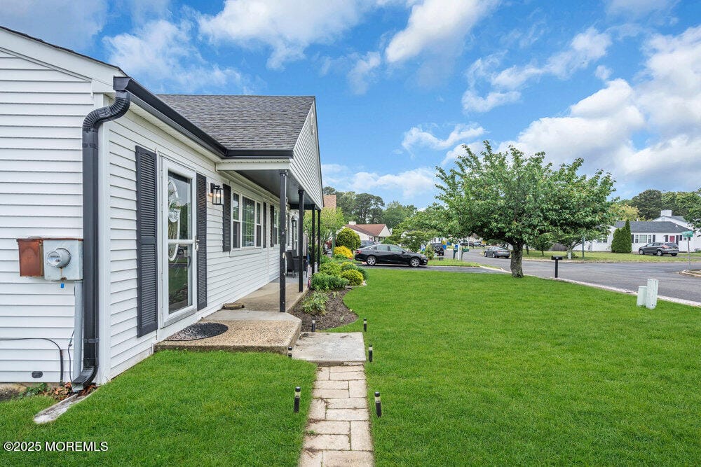 2090 Lamplighter Drive, Toms River, NJ, 08753