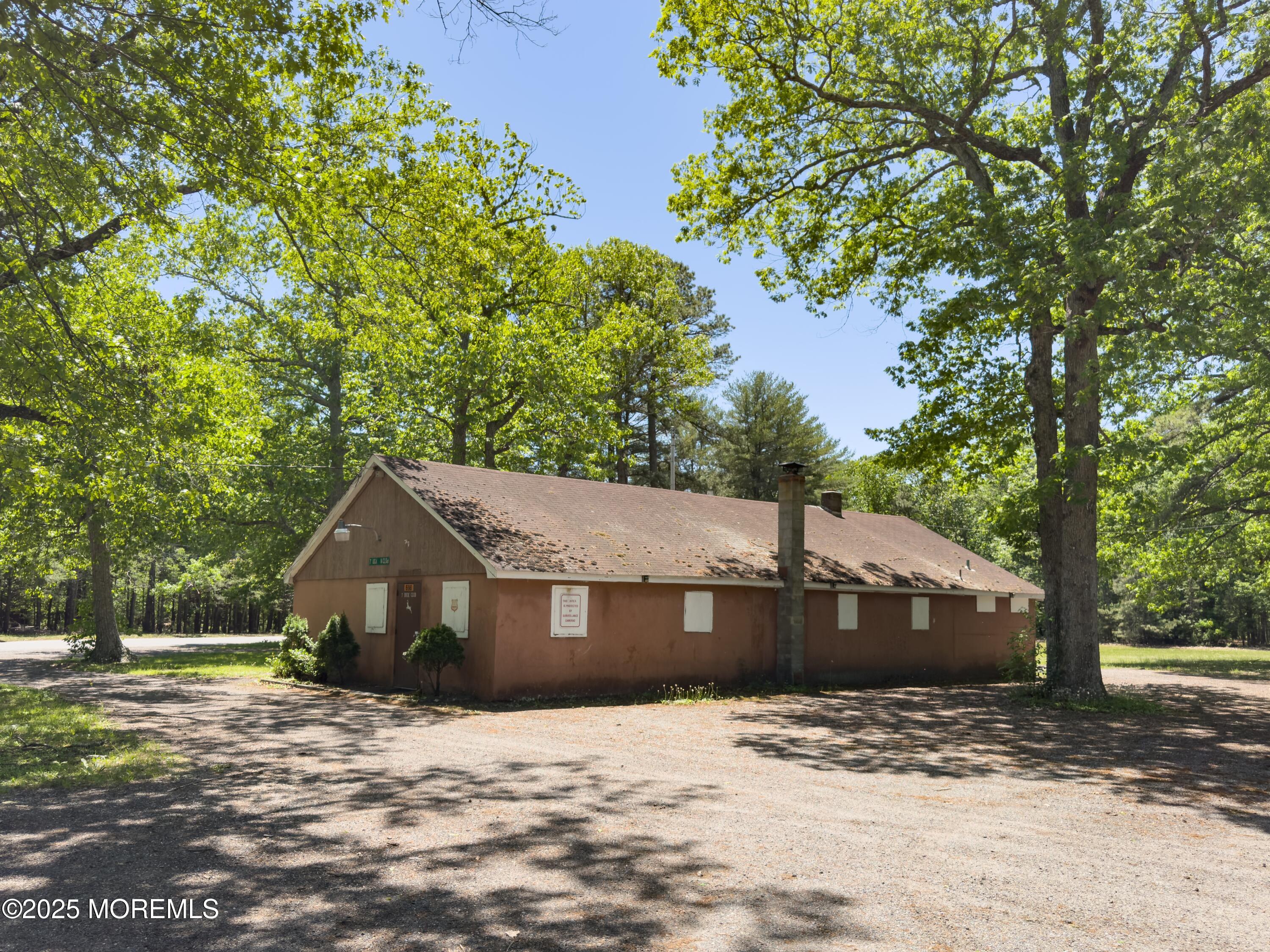 698 Miller Avenue Image 2