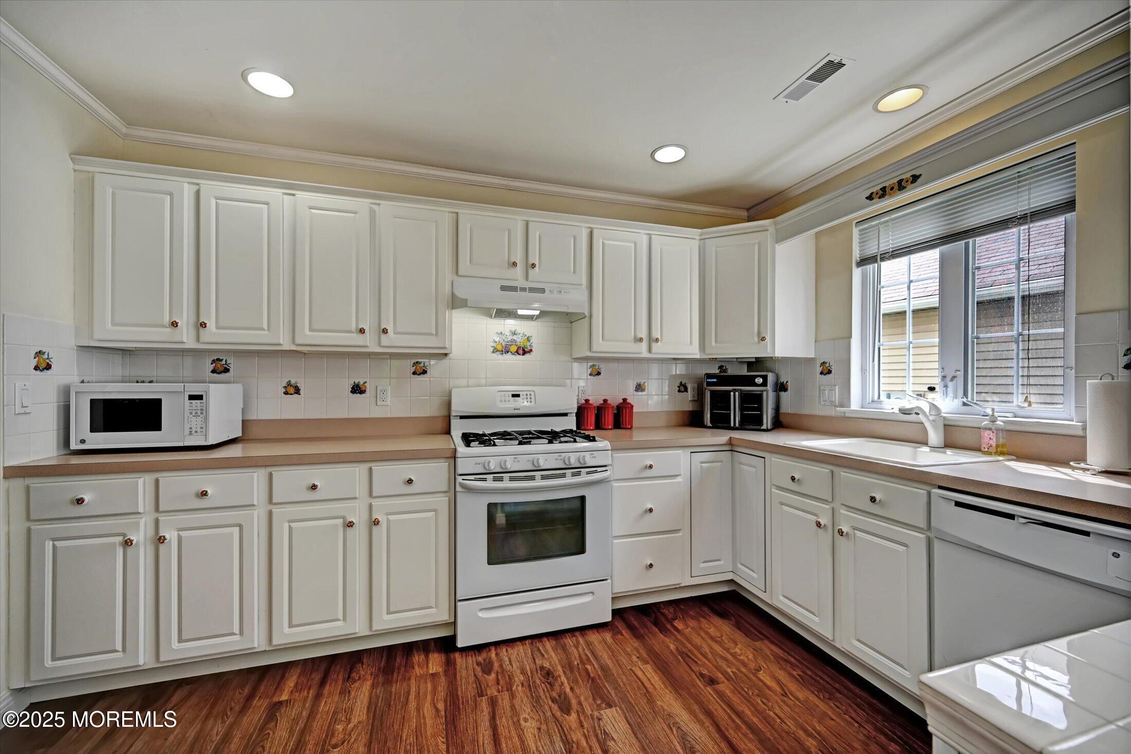 6 Shadow Creek Court, Jackson, NJ, 08527 image 9