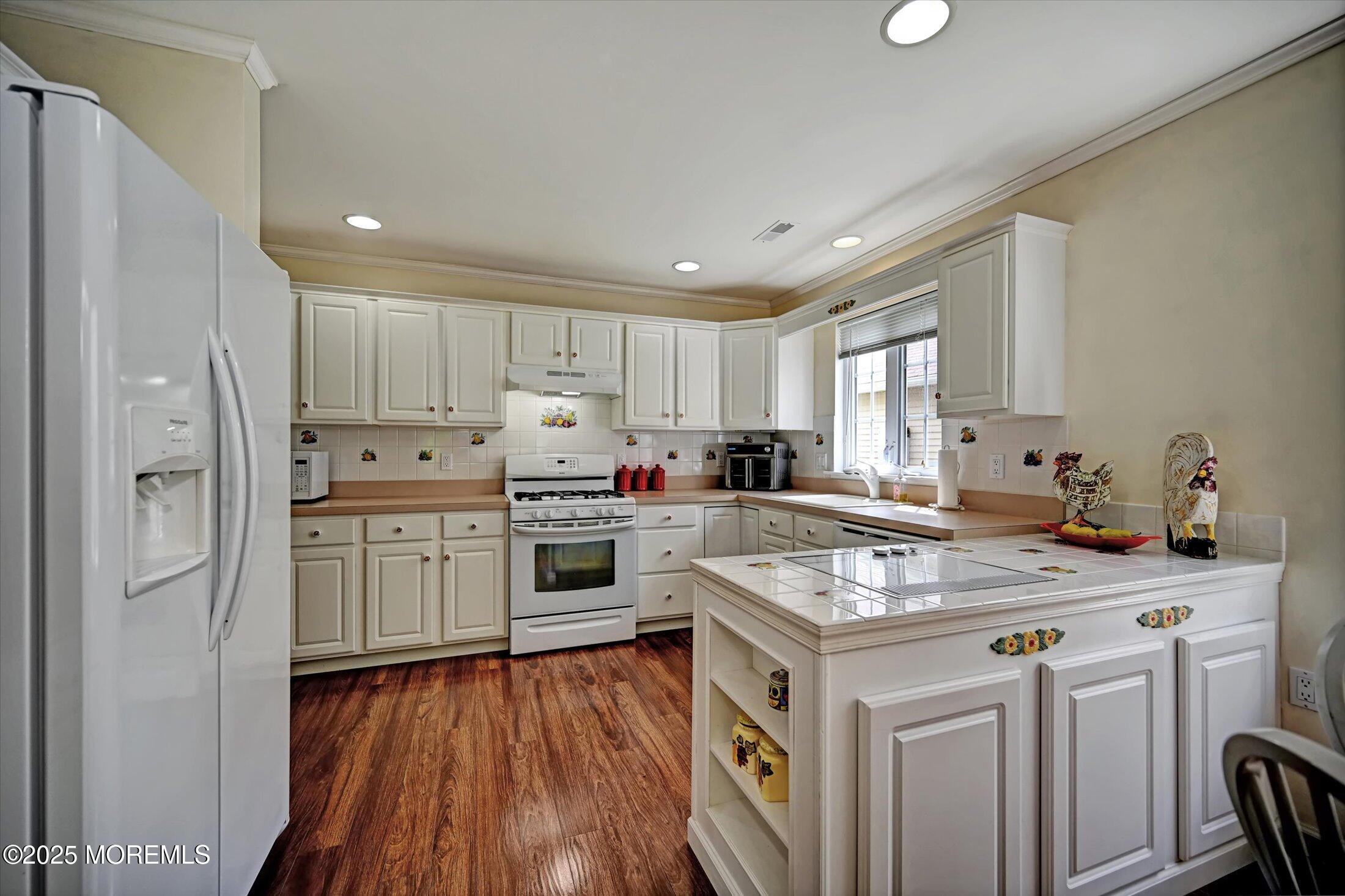 6 Shadow Creek Court, Jackson, NJ, 08527 image 10