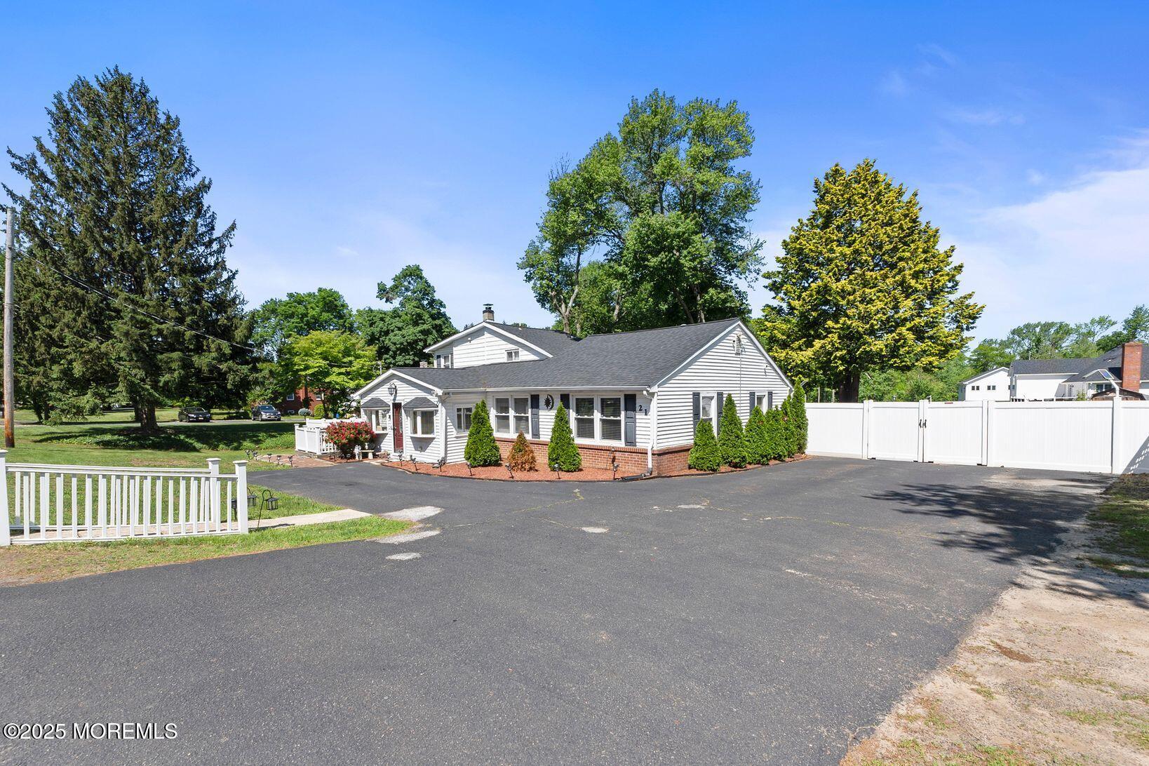 21 Wickatunk Road, Manalapan, NJ, 07726 image 38