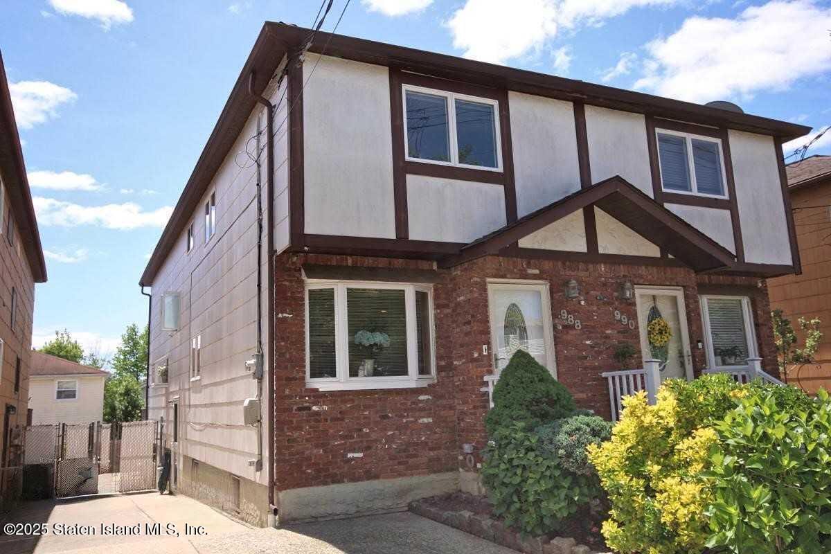 988 Rensselaer Avenue, Staten Island, NY, 10309
