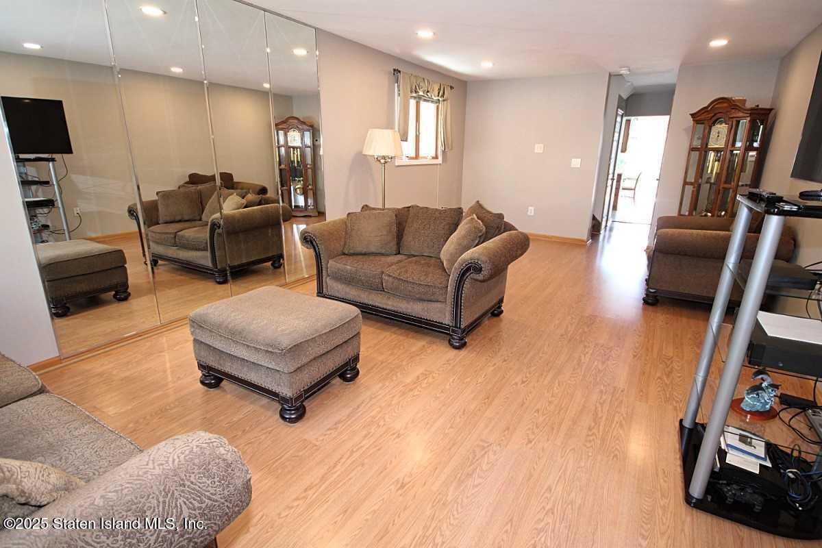 988 Rensselaer Avenue, Staten Island, NY, 10309 image 10