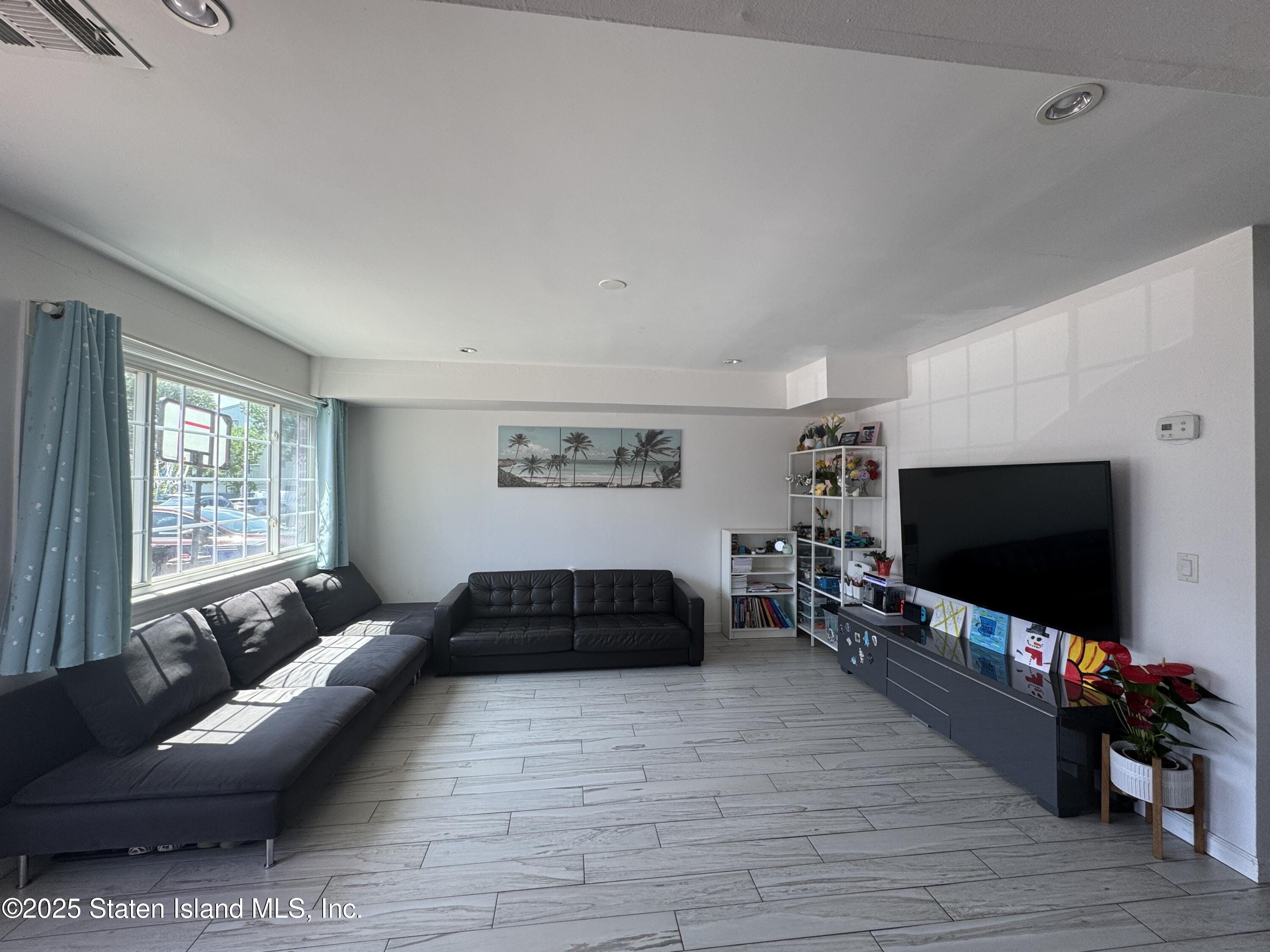 61 Country Drive Image 3
