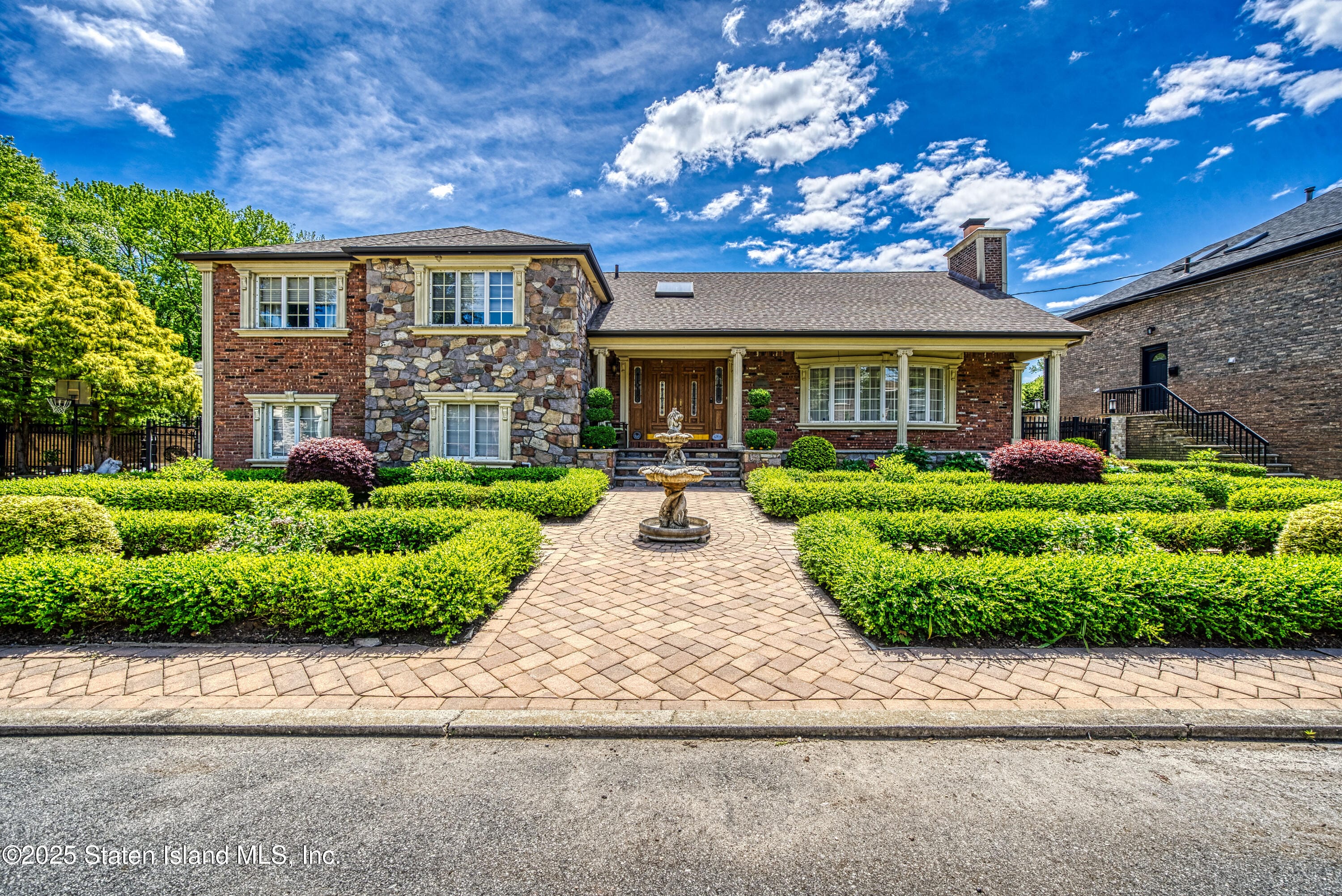 30 Arbutus Way, Staten Island, NY, 10312