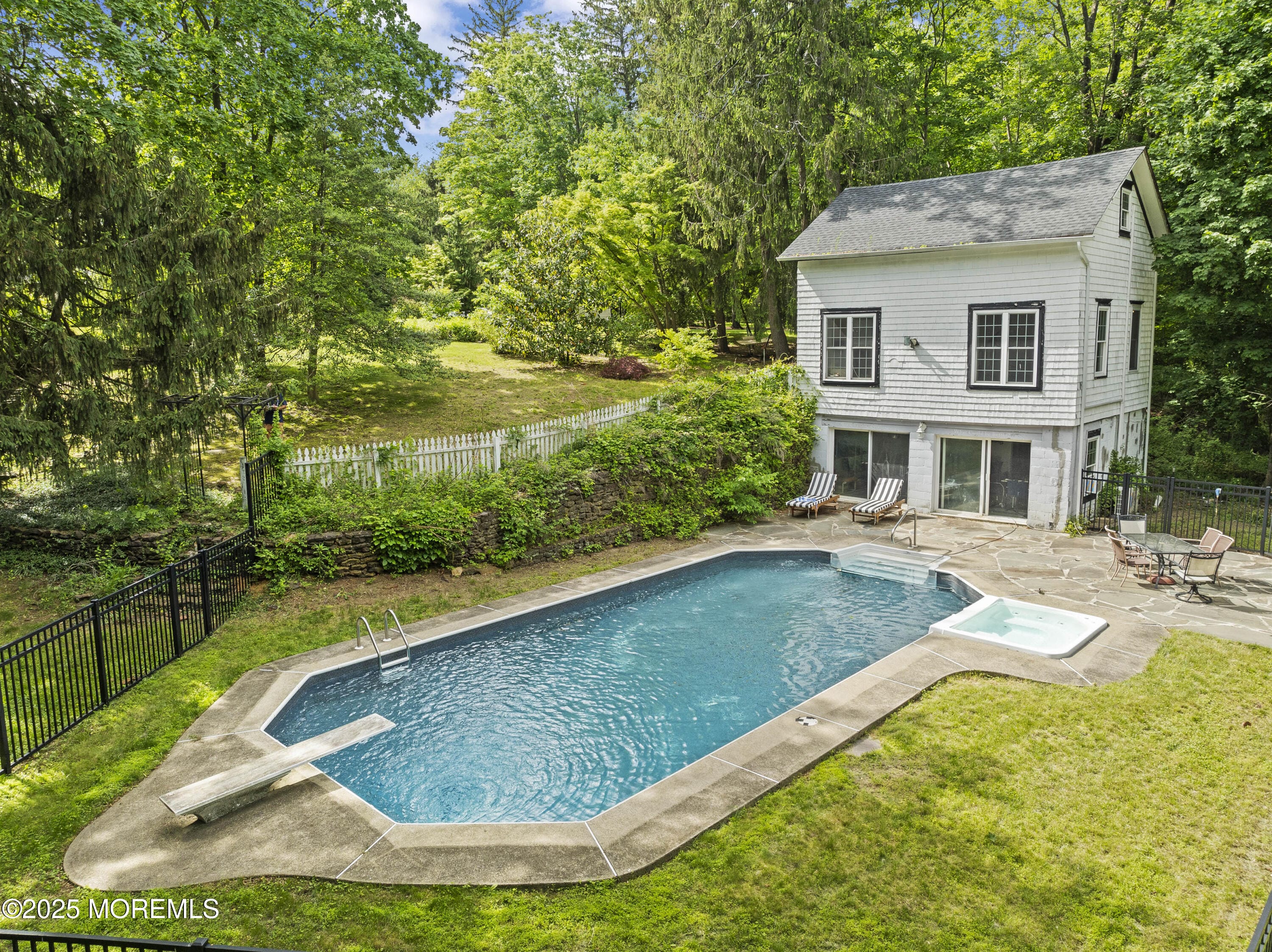 341 Chapel Hill Road, Atlantic Highlands, NJ, 07716