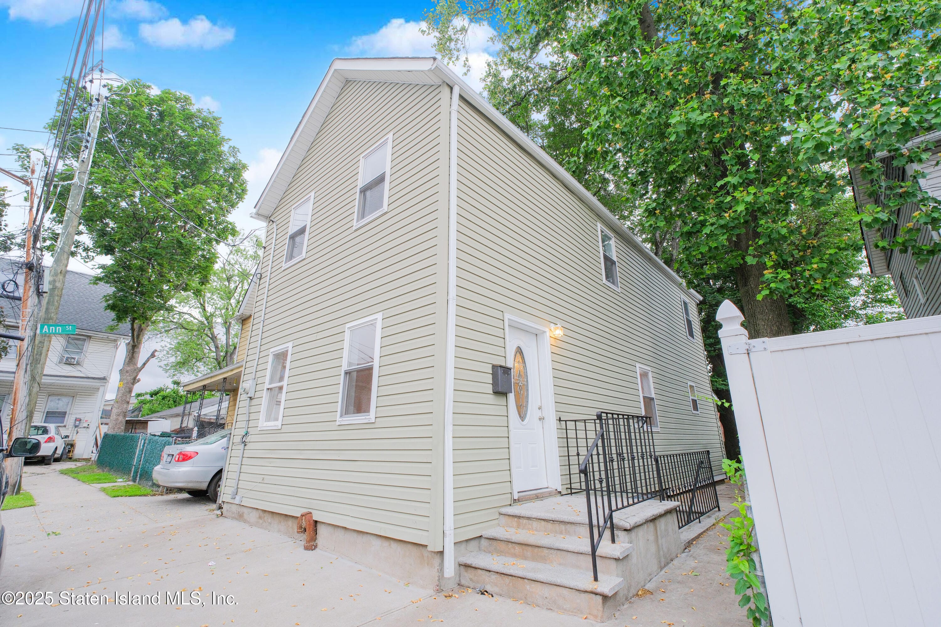 5 Ave B, Staten Island, NY, 10302