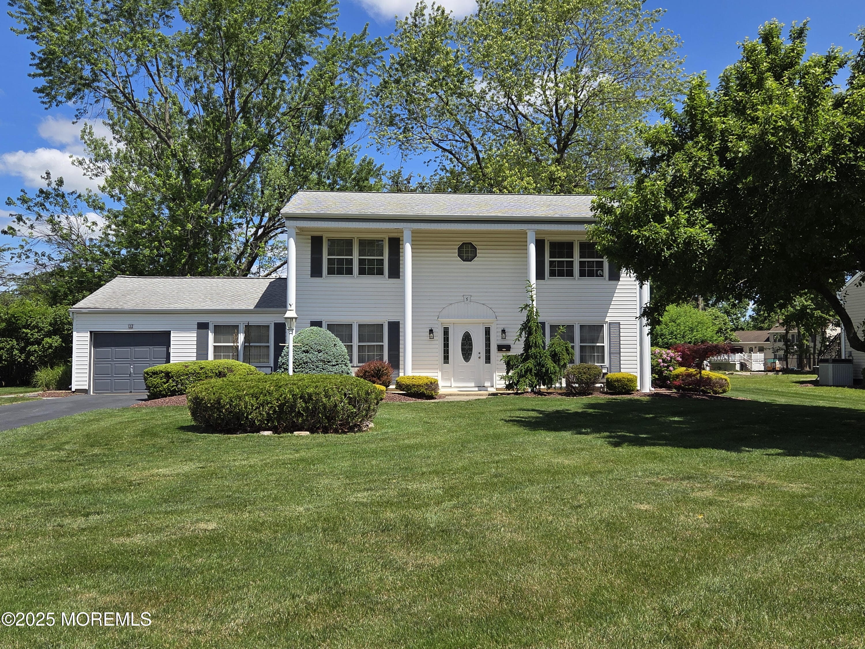 5 Stratford Drive, Manalapan, NJ, 07726
