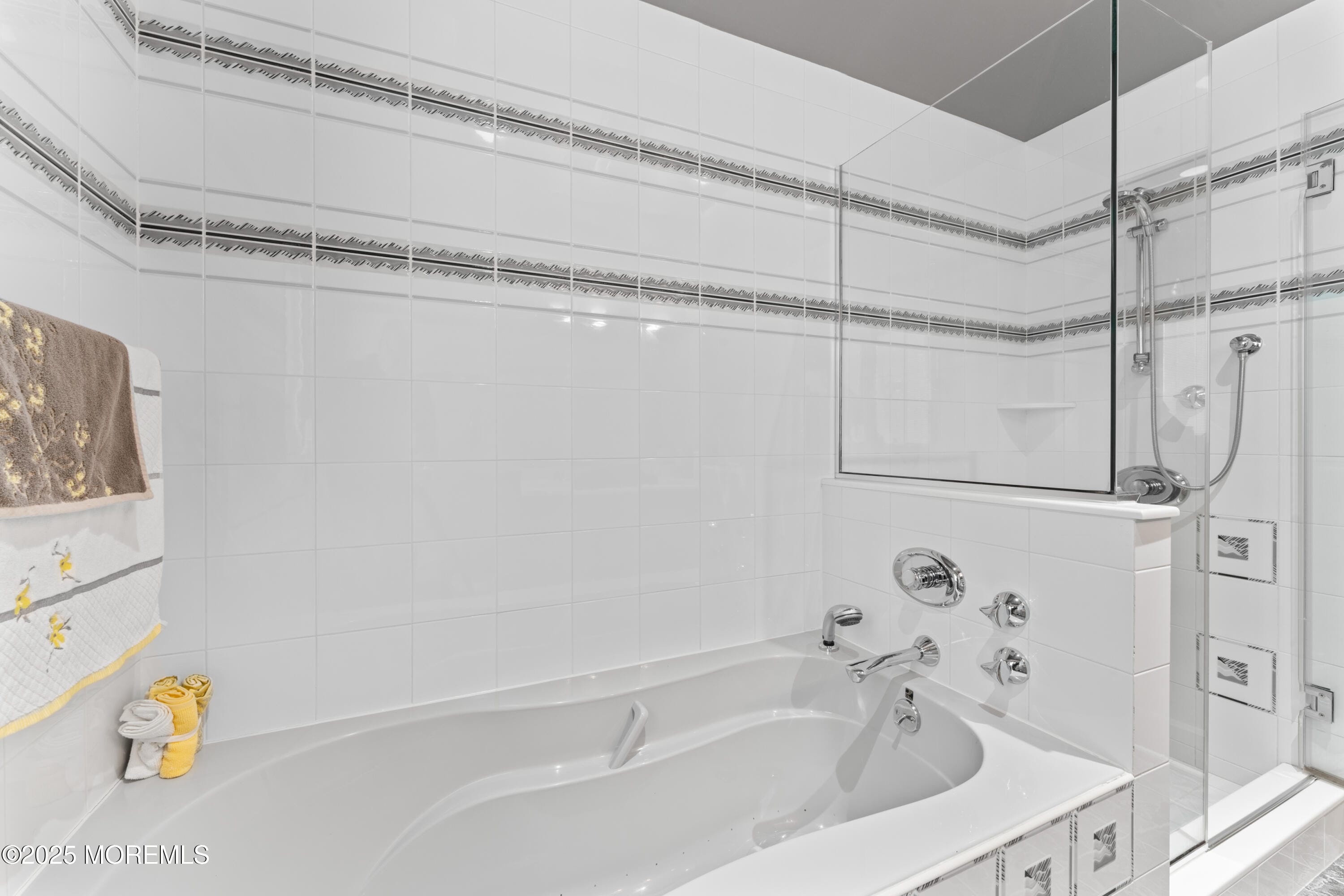 19 Dartmoor Drive, Manalapan, NJ, 07726 image 24
