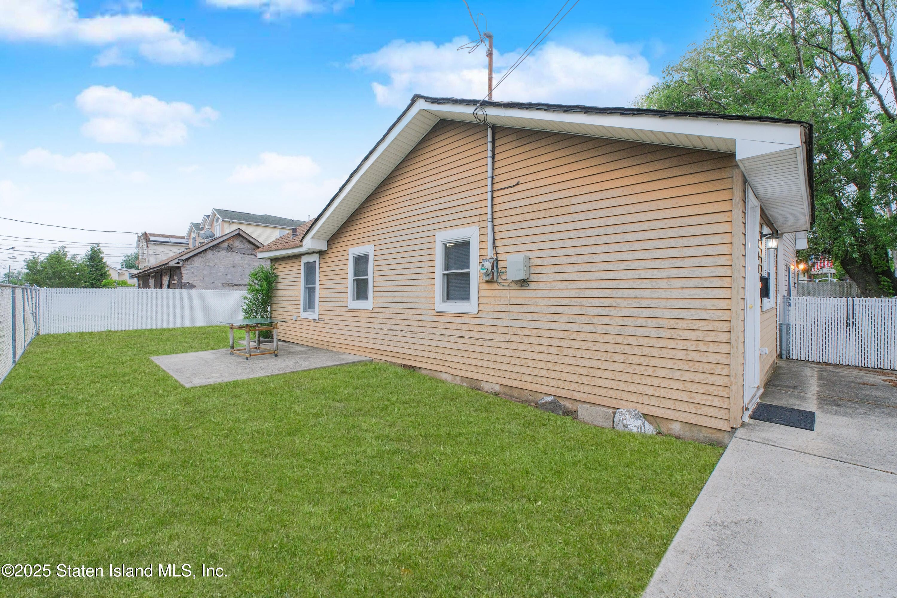 566 Hunter Avenue, Staten Island, NY, 10306
