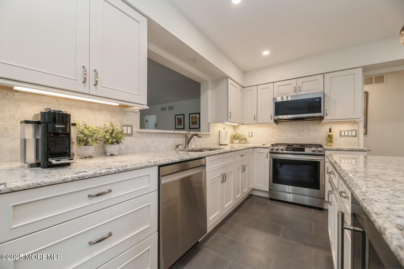 30 Thousand Oaks Terrace, Howell, NJ, 07731 image 9