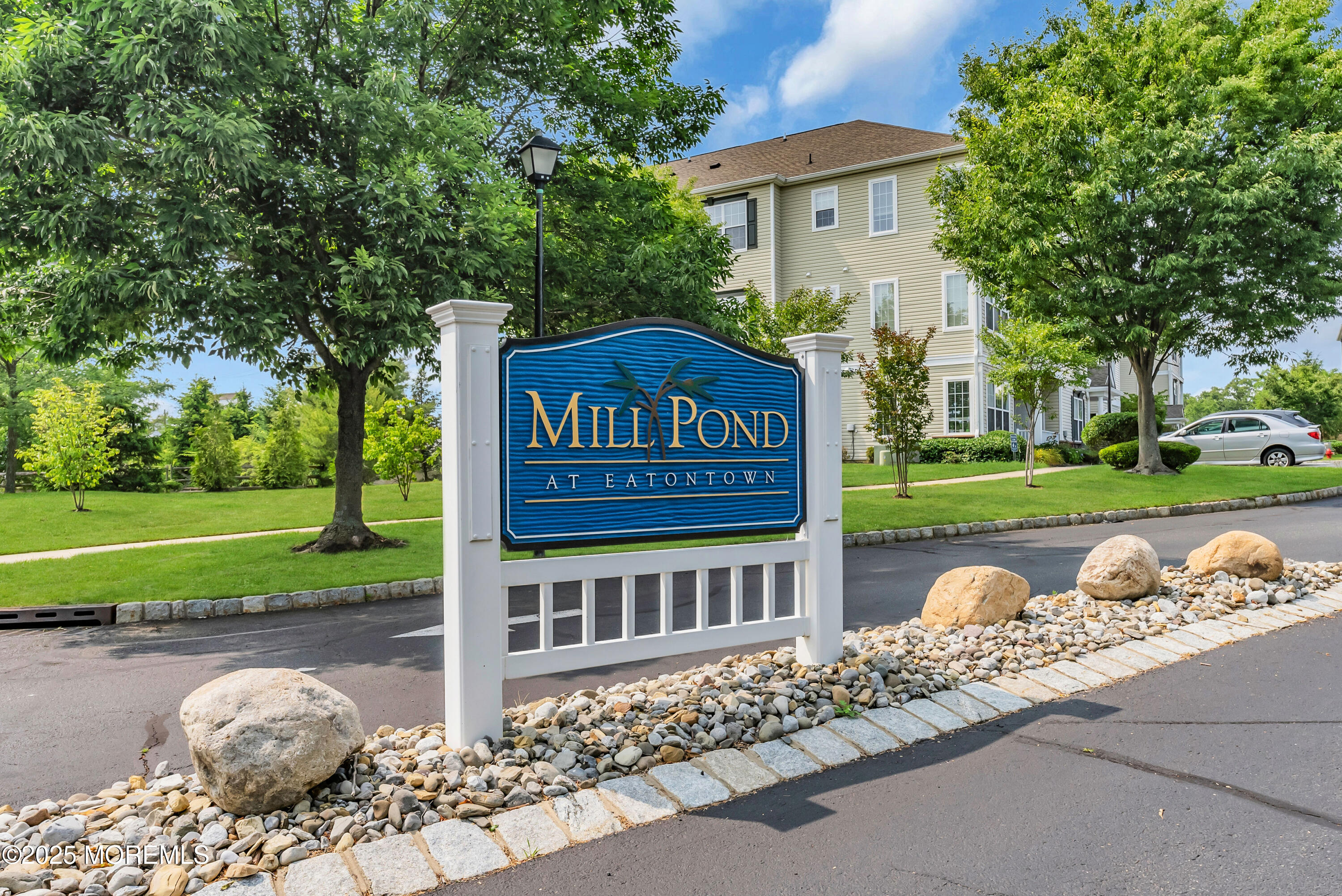 621 Mill Pond Way 103, Eatontown, NJ, 07724