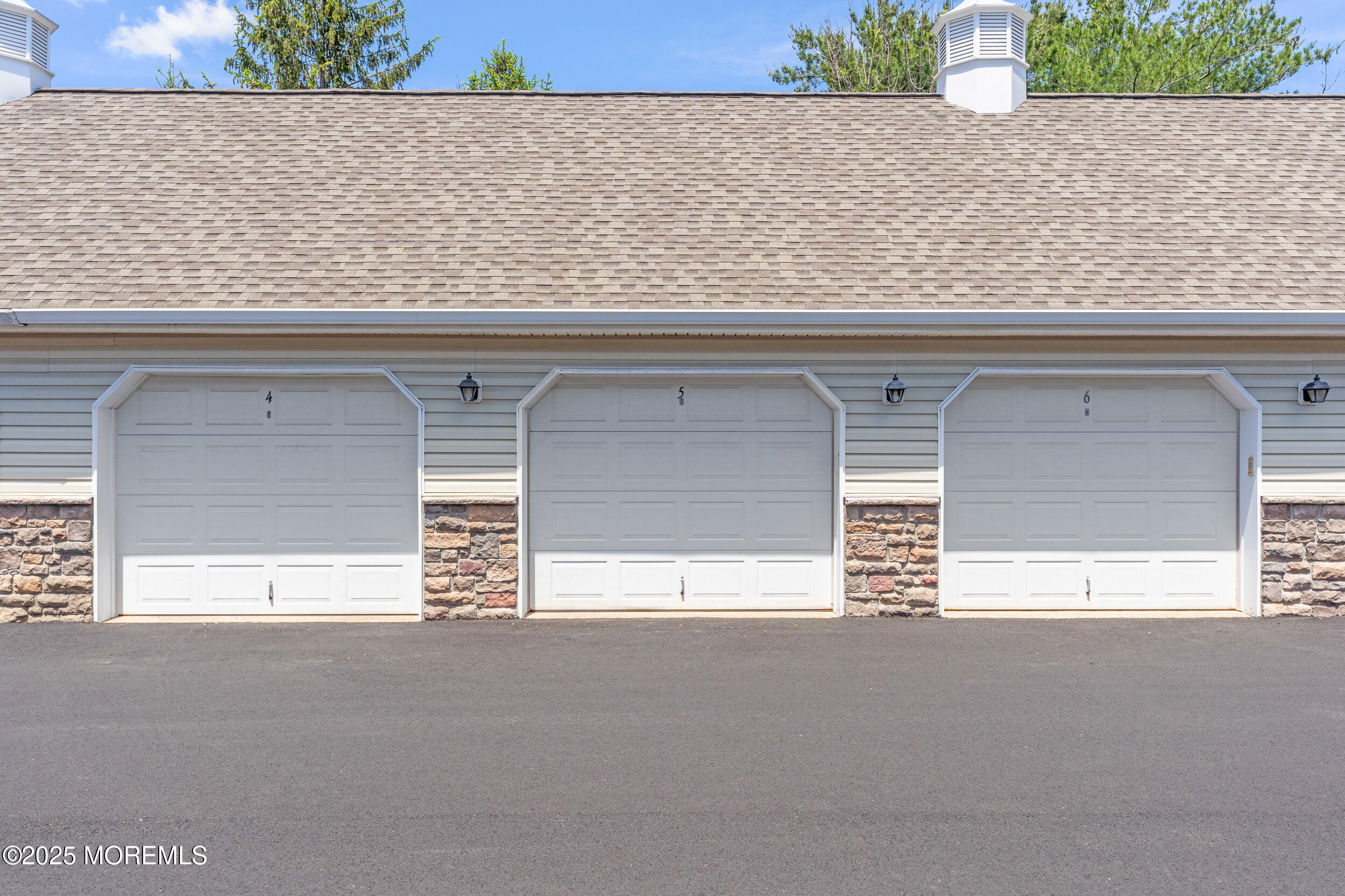 621 Mill Pond Way 103, Eatontown, NJ, 07724